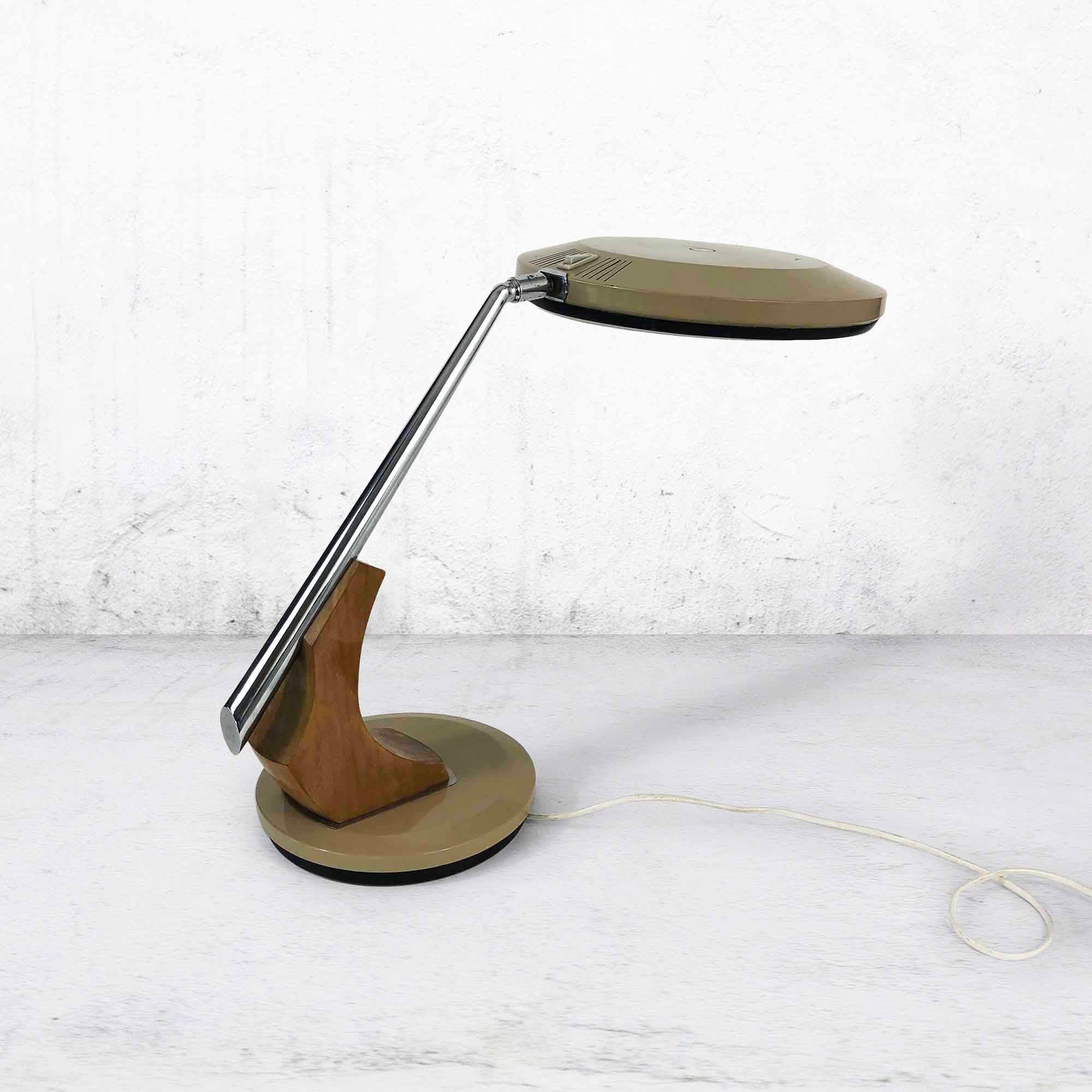 Mid-Century Fase 530 Rifle Desk Lamp For Sale 1