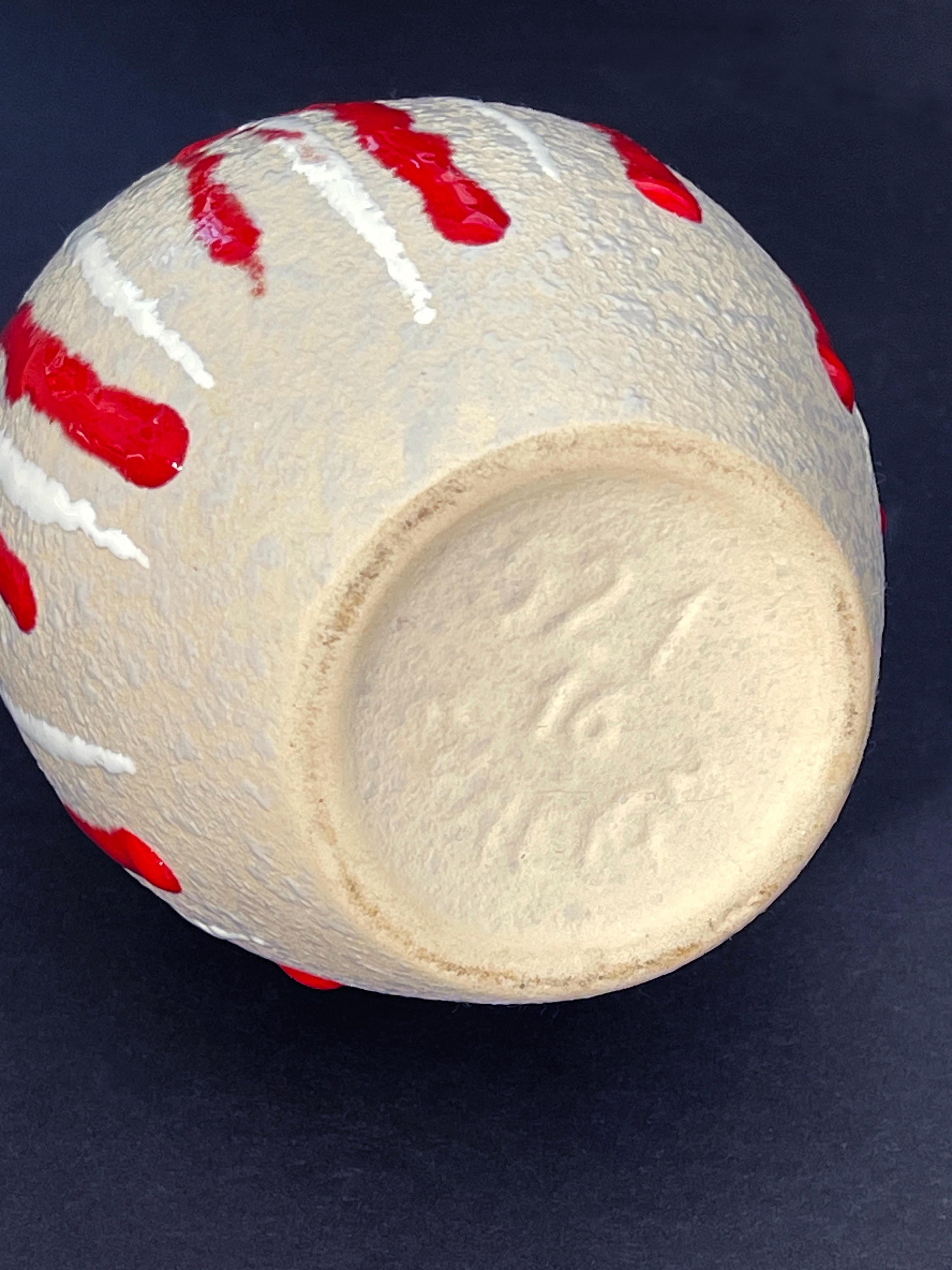 Fait main Vase en céramique Fat Lava Studio du milieu du siècle, Red Zebra by 'Foreign' 1960s, Allemagne en vente