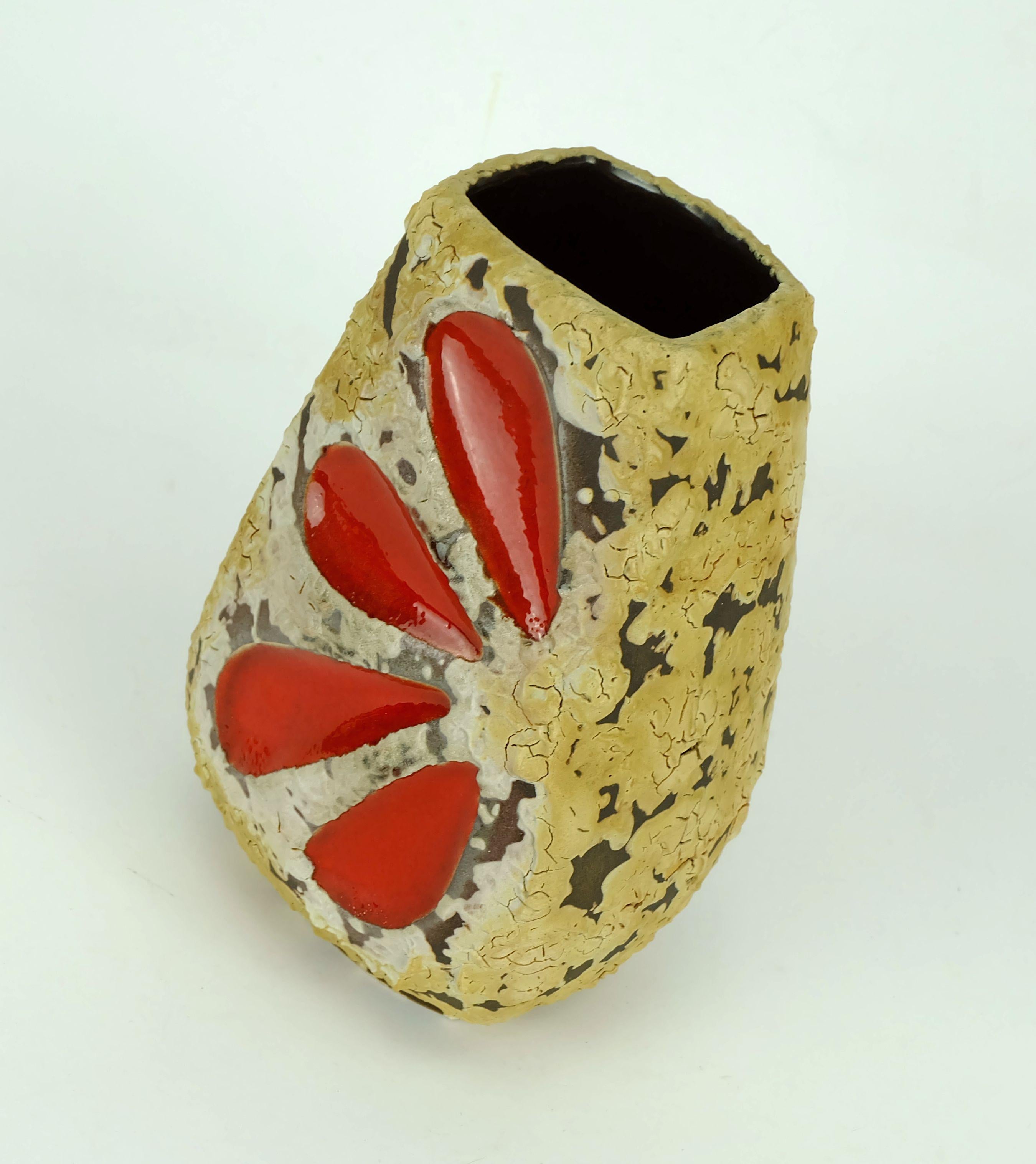 mid century fat lava VASE es-keramik WGP brown beige glaze red leaf pattern In Good Condition For Sale In Mannheim, DE