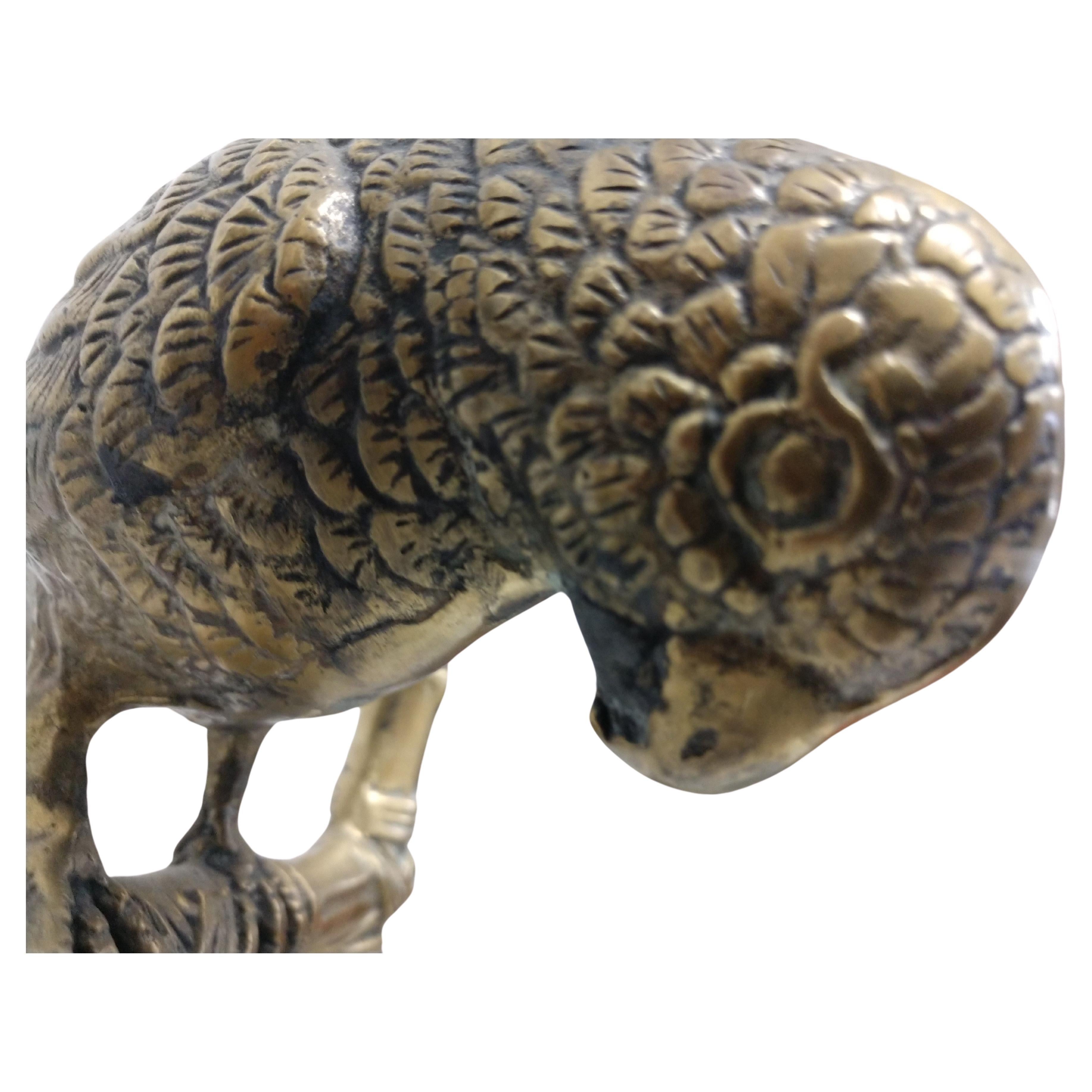 Moulage Lampadaire en faux bambou et laiton du milieu du siècle par Frederic Cooper avec oiseau en laiton moulé en vente