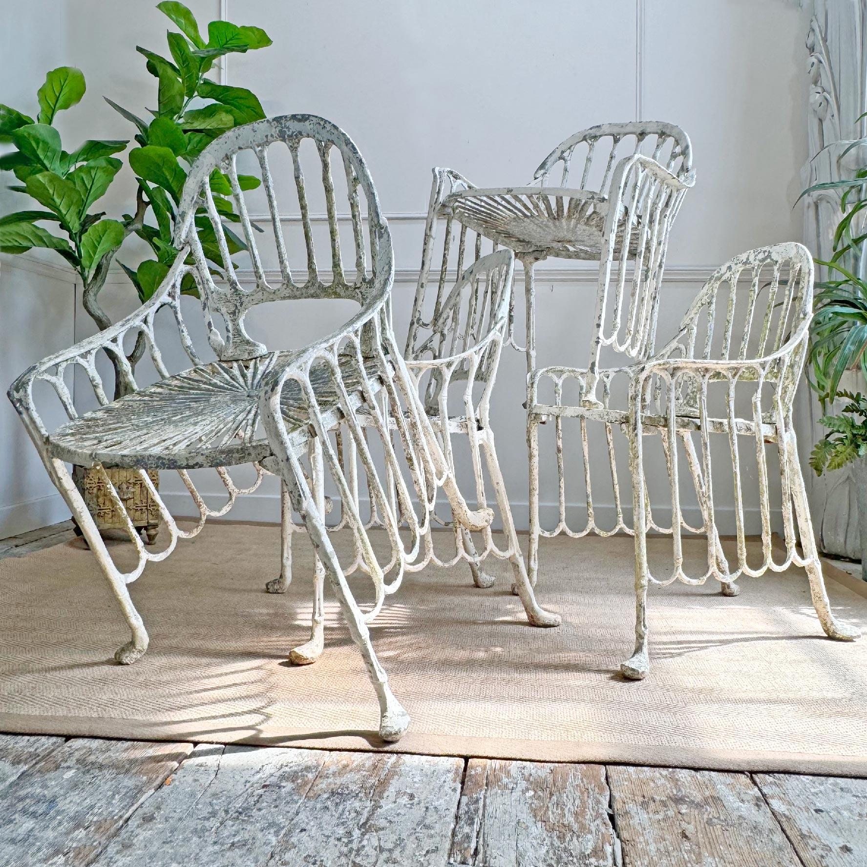 Chaises de jardin mi-siècle en faux bambou et aluminium moulé en vente 5