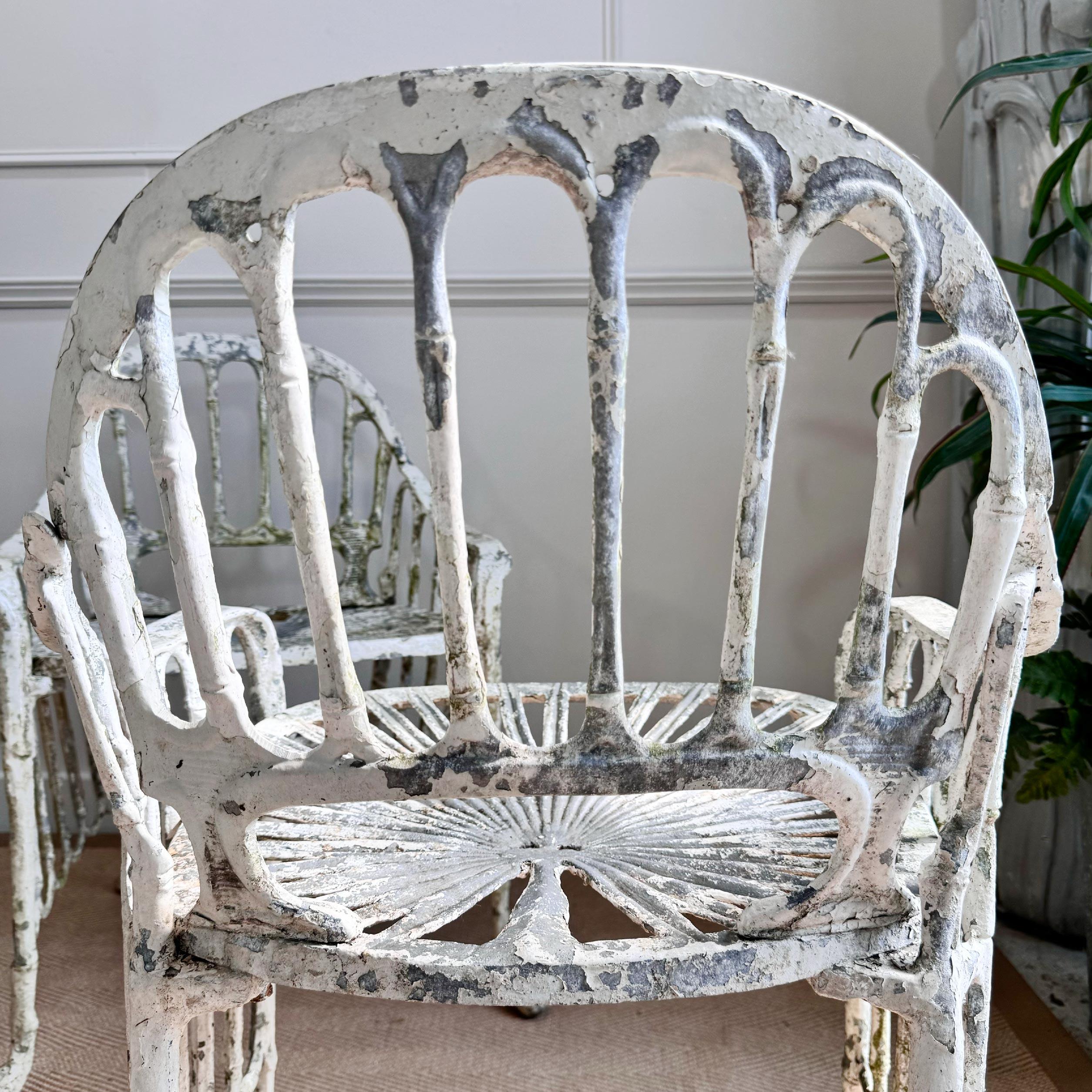 Chaises de jardin mi-siècle en faux bambou et aluminium moulé en vente 7