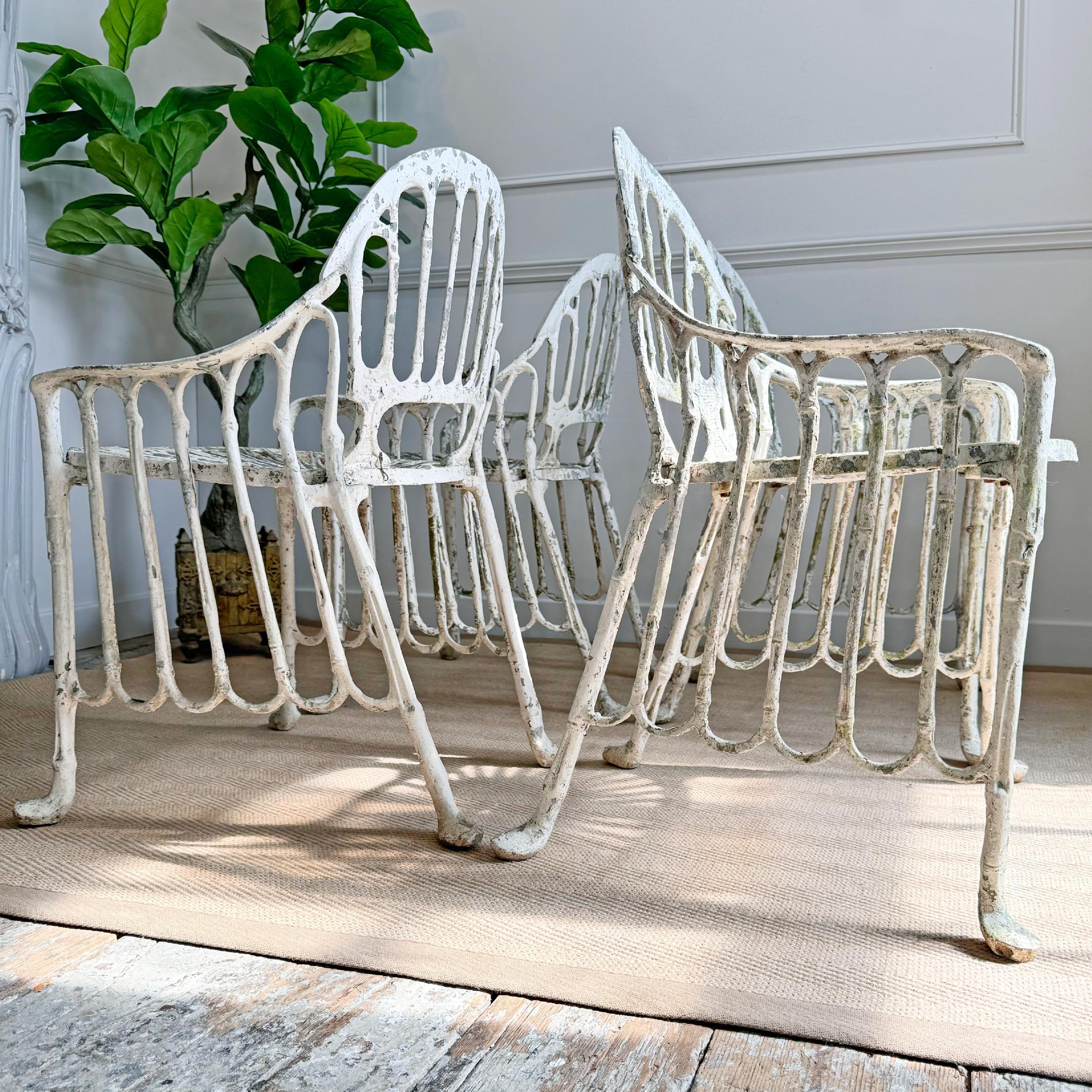 Chaises de jardin mi-siècle en faux bambou et aluminium moulé en vente 8