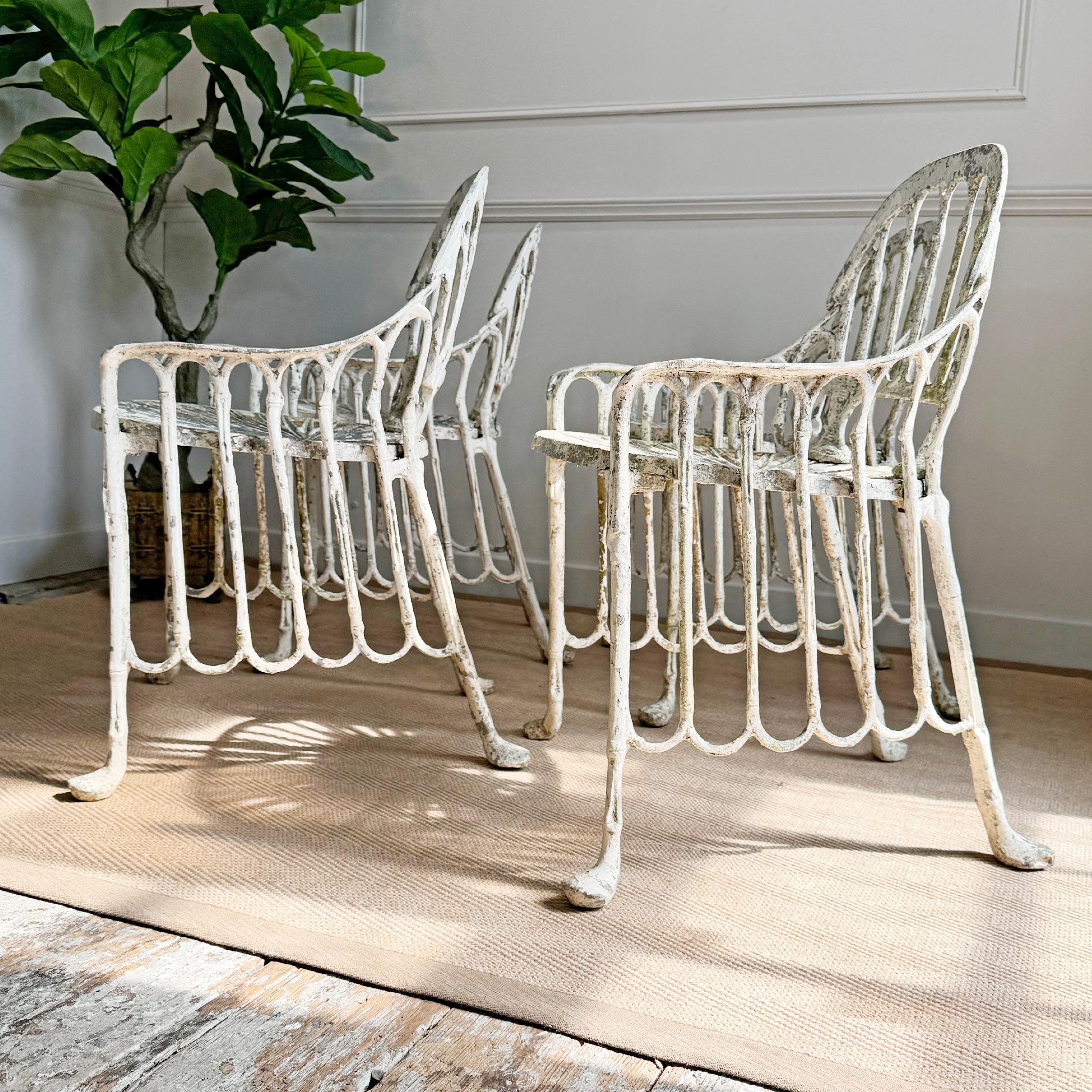 Chaises de jardin mi-siècle en faux bambou et aluminium moulé en vente 9
