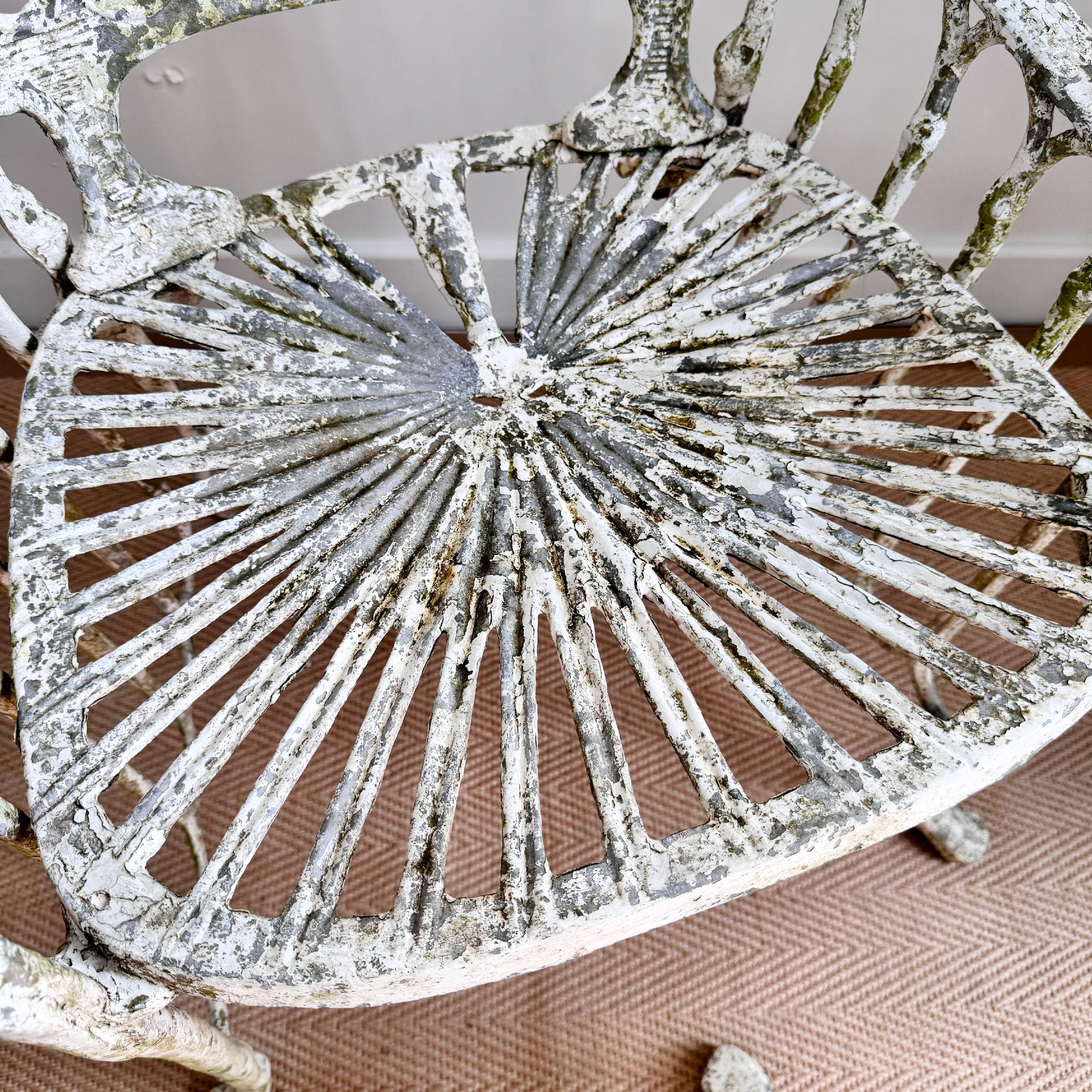 Chaises de jardin mi-siècle en faux bambou et aluminium moulé en vente 1