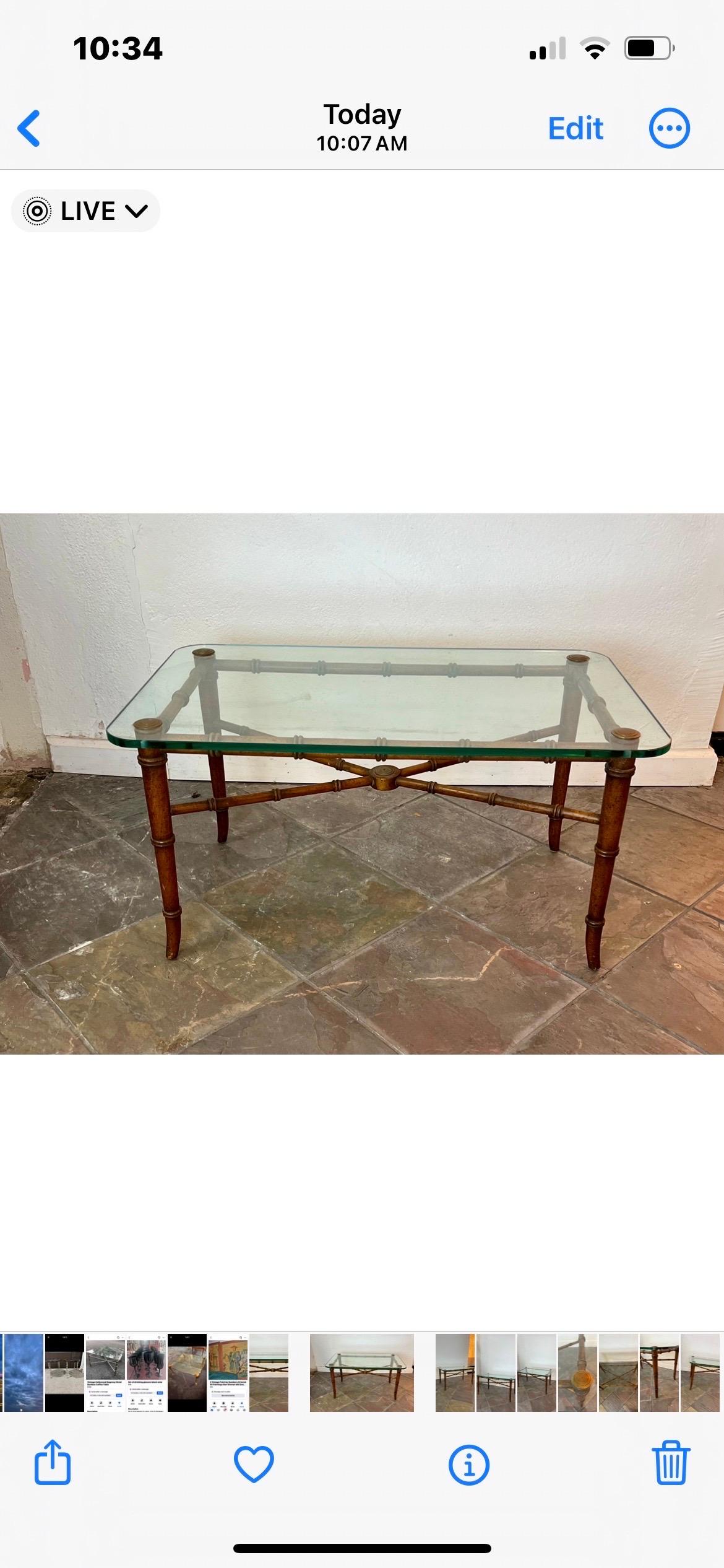 Mesa de centro de bambú sintético de mediados de siglo Latón en venta