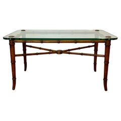 Mesa de centro de bambú sintético de mediados de siglo
