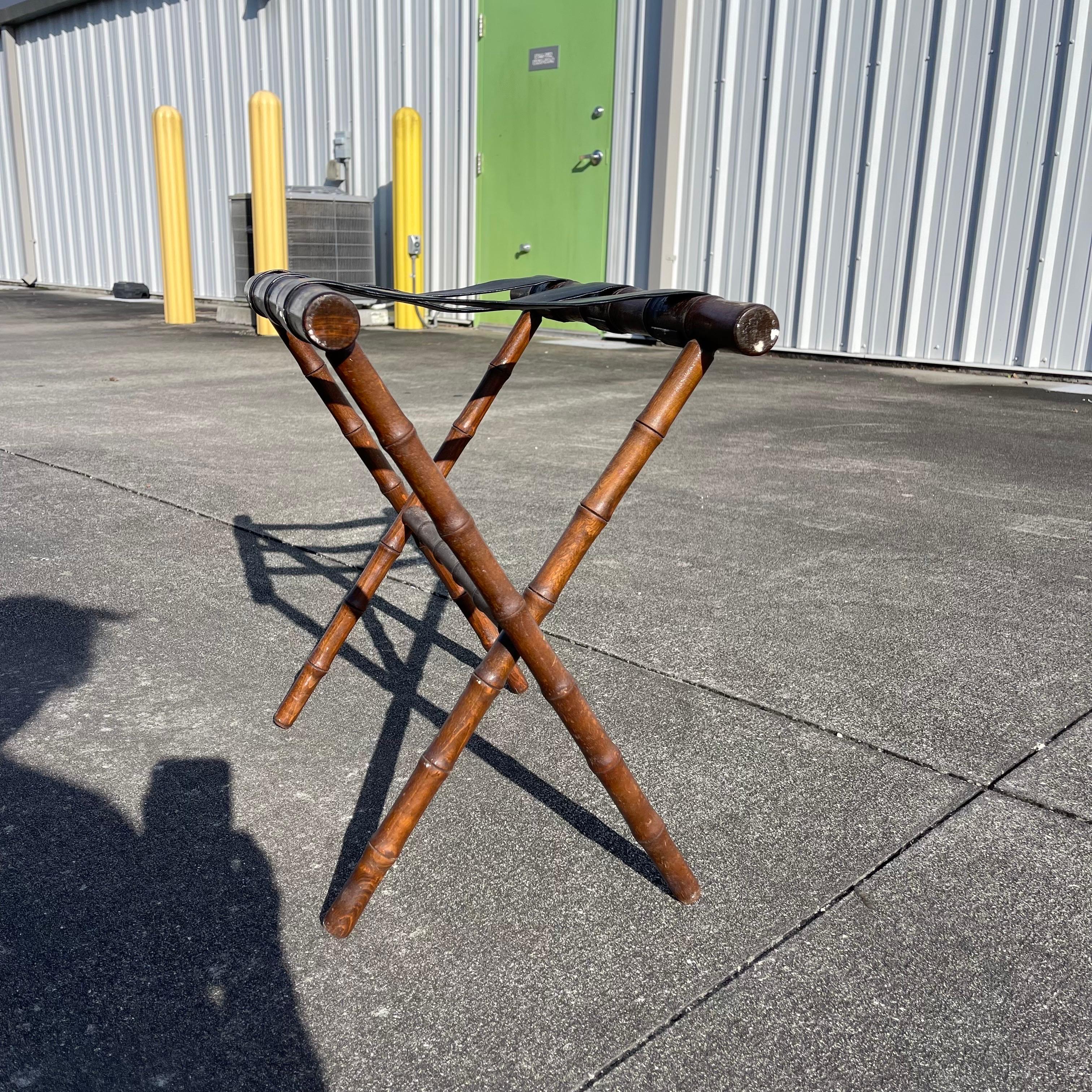 Mid-Century Faux Bamboo Folding Luggage Rack Stand In Good Condition For Sale In Jensen Beach, FL