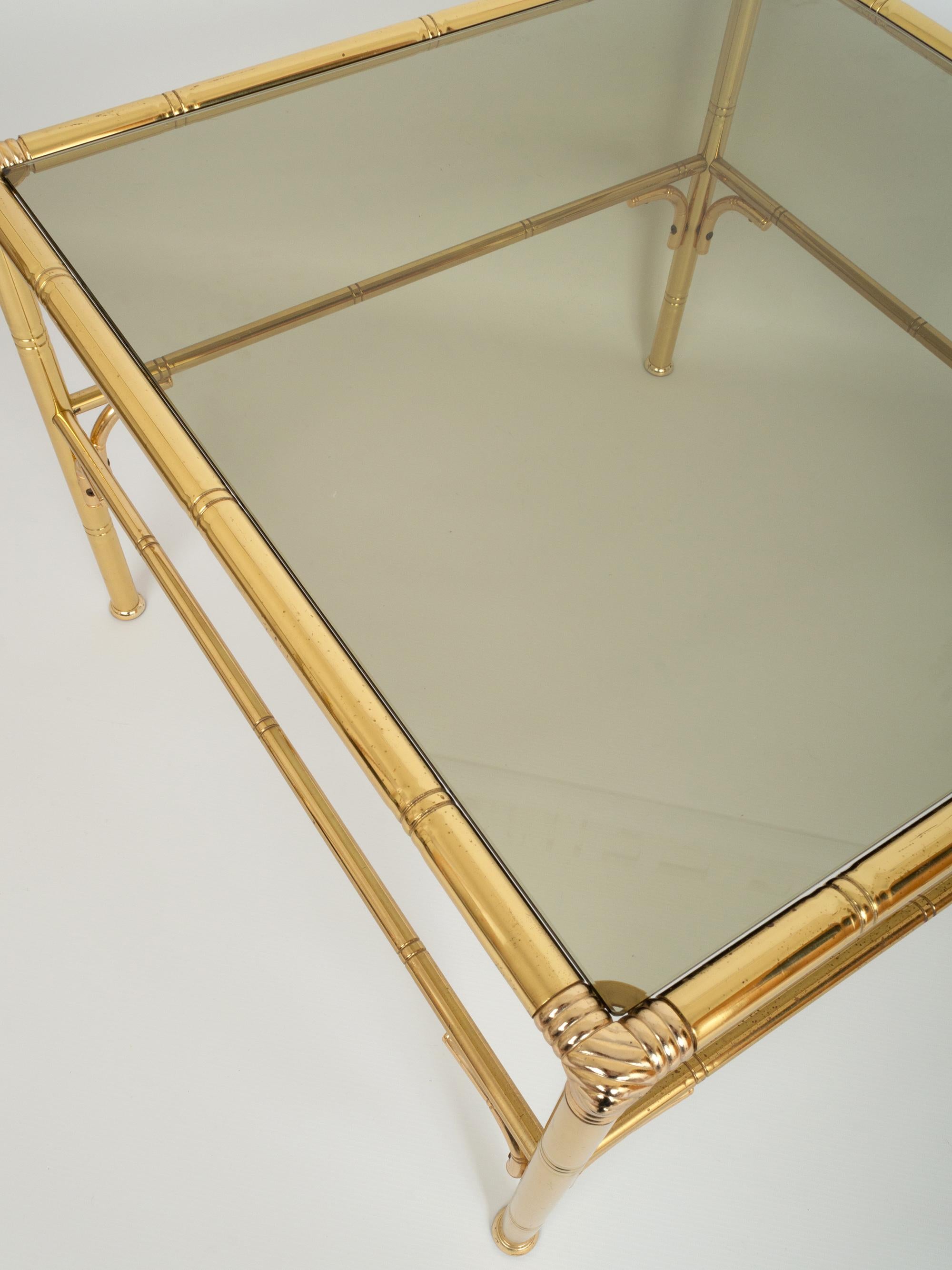 Table basse carrée du milieu du siècle en faux bambou, laiton doré et verre, Italie, vers 1970 Bon état - En vente à London, GB
