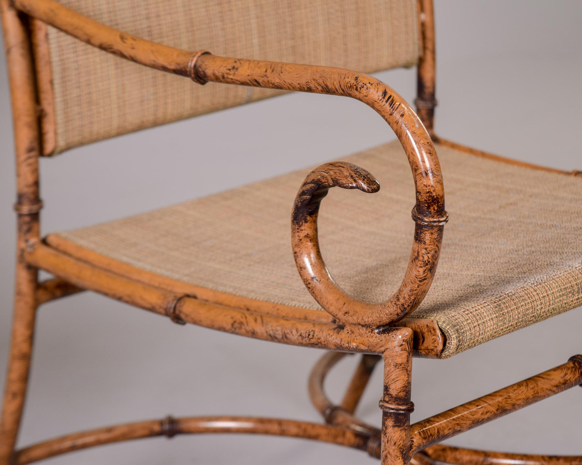 Table mi-siècle en faux bambou, métal et verre avec huit chaises en vente 4
