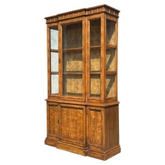 Vitrine du milieu du siècle en faux bambou et noyer par Stanley Furniture