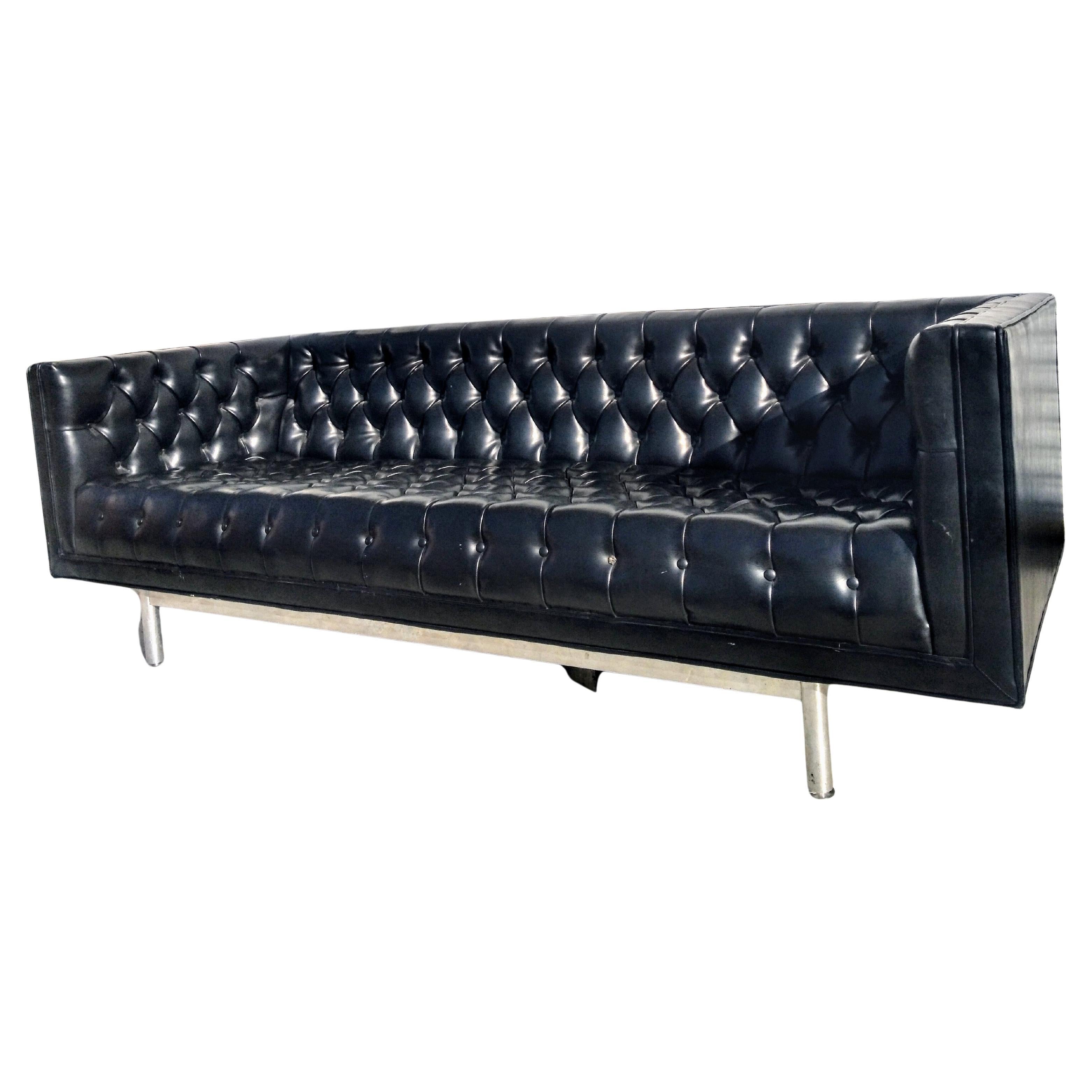Mid-Century moderno Divano a bracci pari in finta pelle Jack Cartwright di metà secolo in vendita
