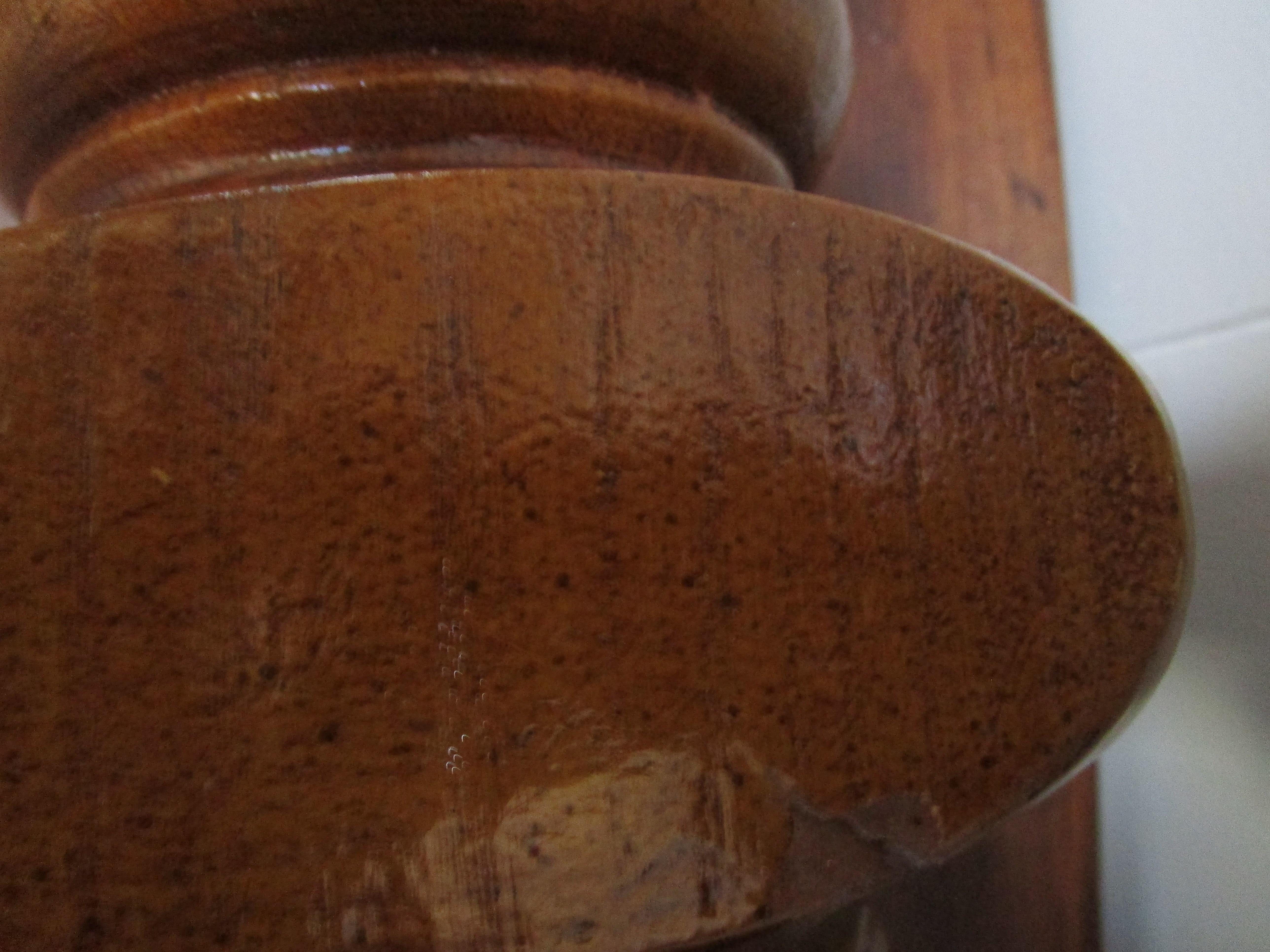 Lampe à poser du milieu du siècle en céramique Faux Bois Wood Block tourné en vente 4