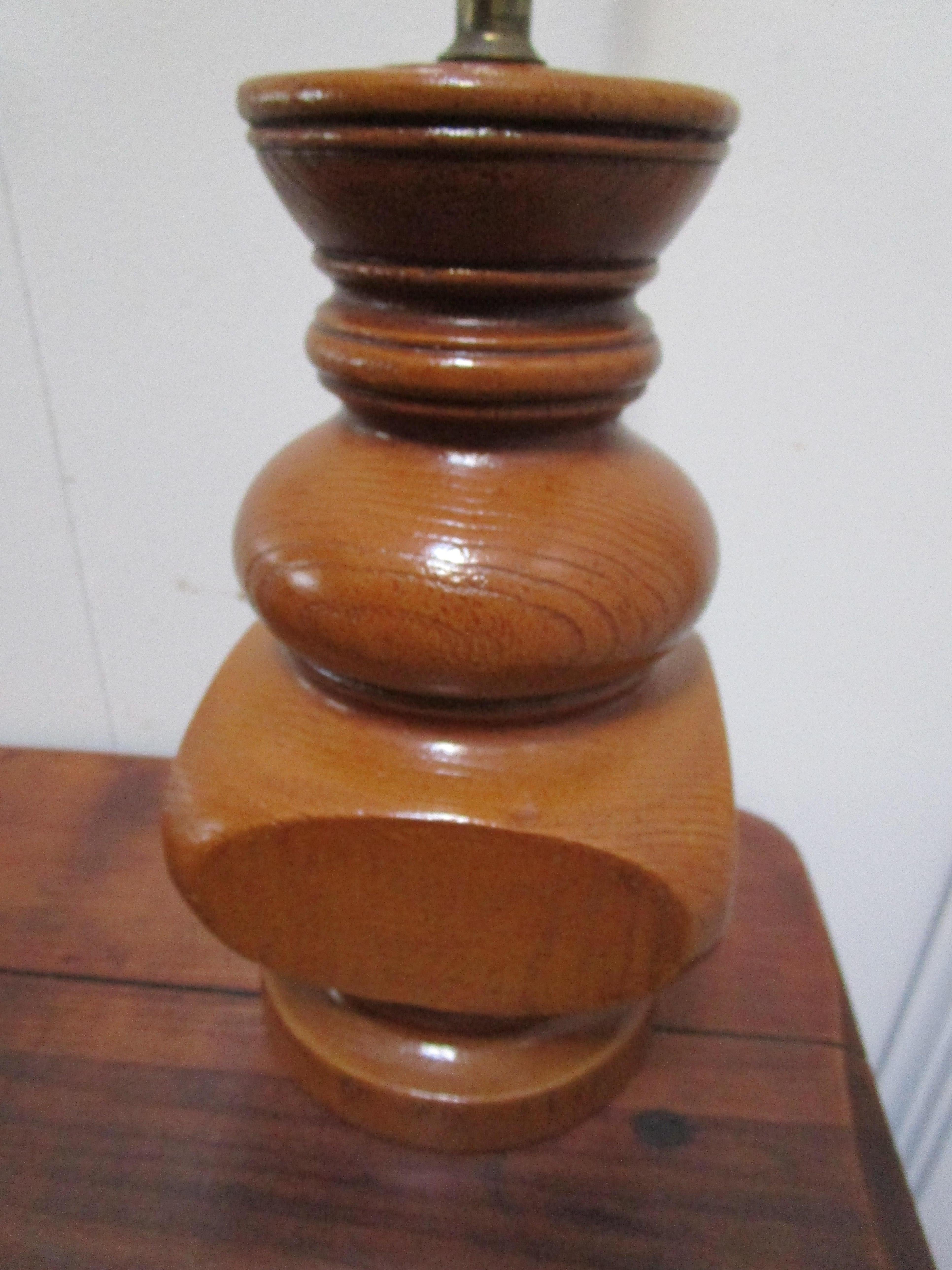 Céramique Lampe à poser du milieu du siècle en céramique Faux Bois Wood Block tourné en vente