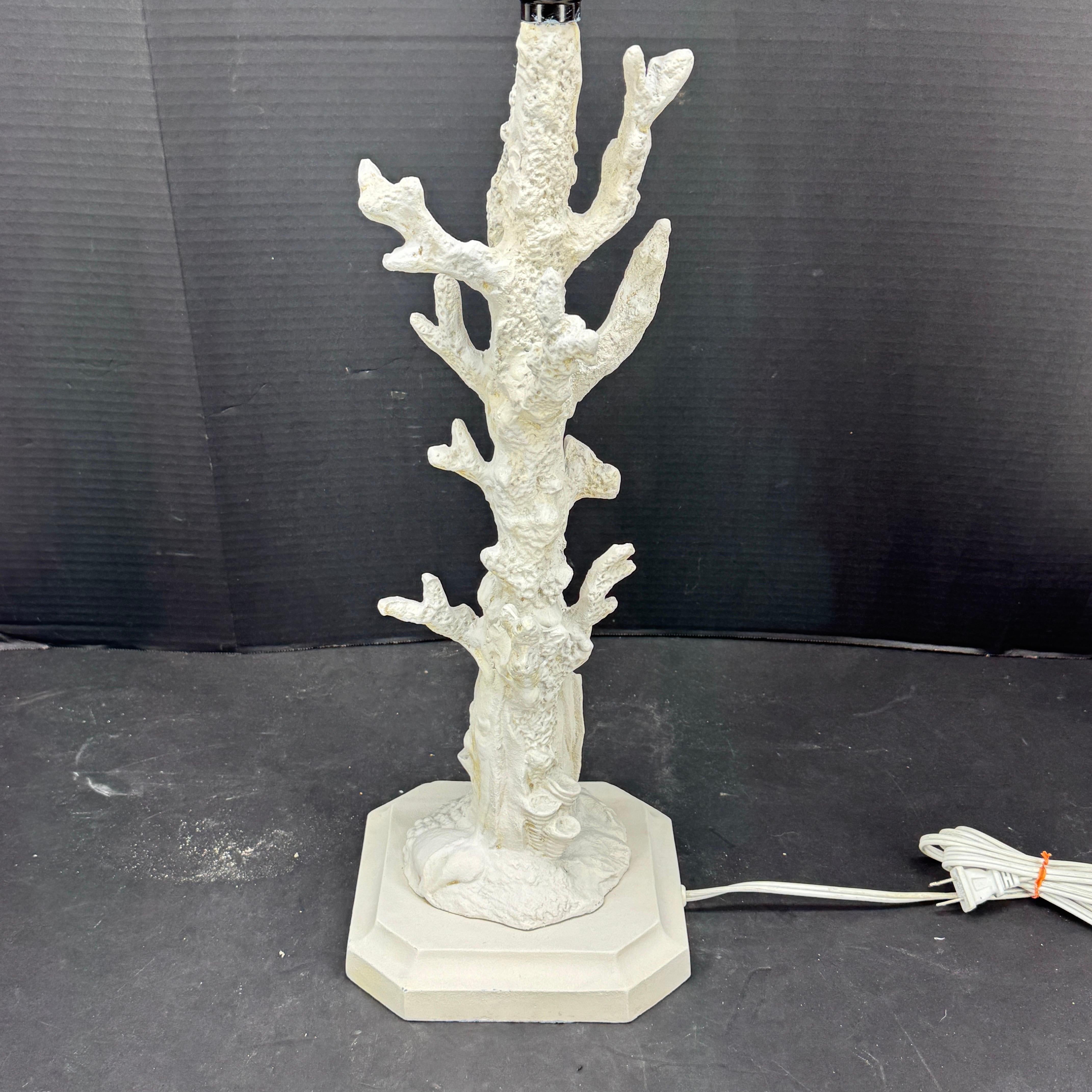 Mid-Century Faux Bois Gustavian Gray Painted Table Lamp In Good Condition For Sale In Haddonfield, NJ