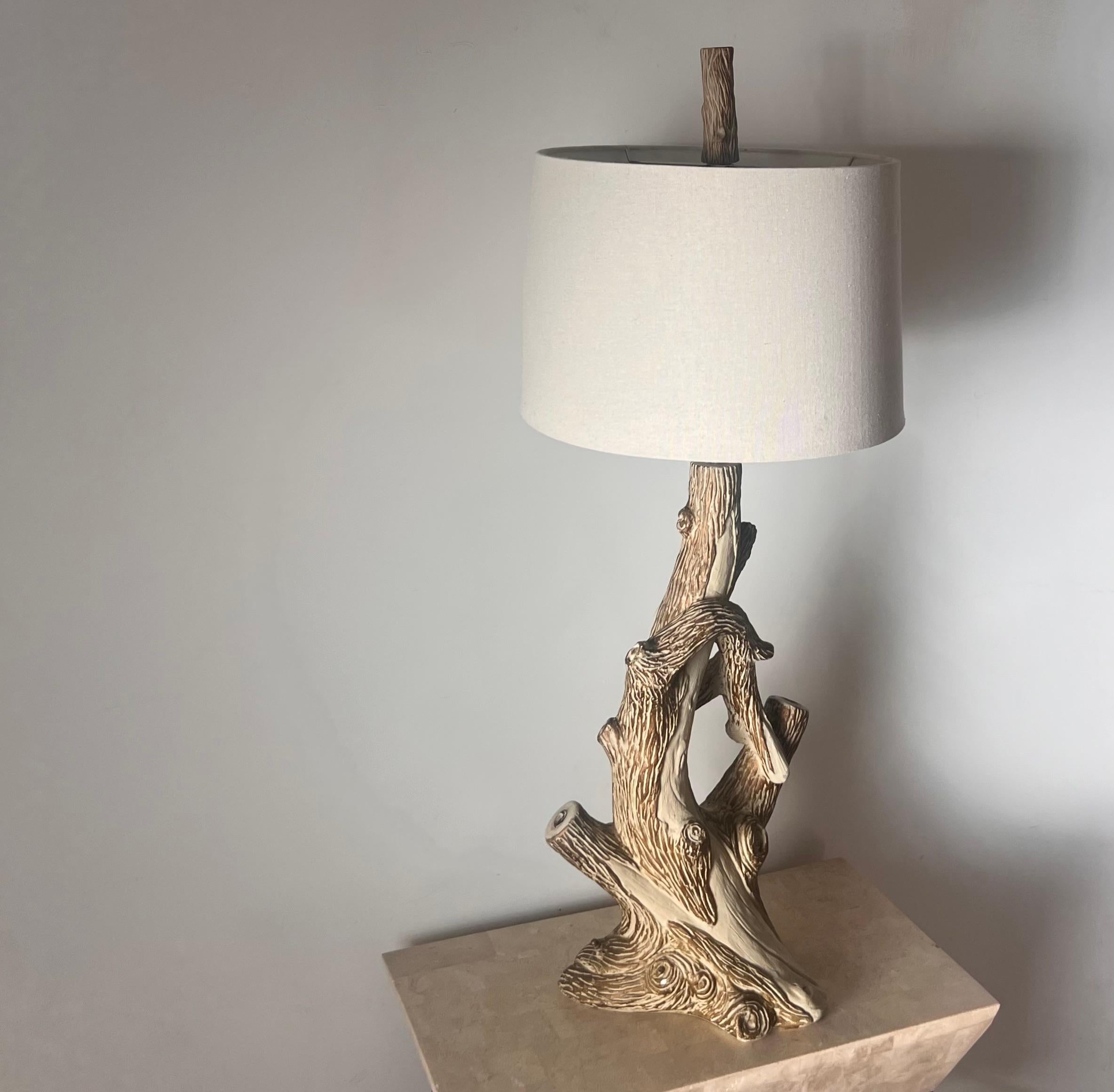 Mid century faux bois table lamp, circa early 1960s.  For Sale 8