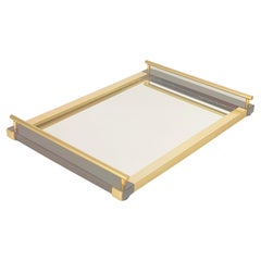 Vassoio in finto guscio di tartaruga e ottone del 1970 circa Colore rosso e oro