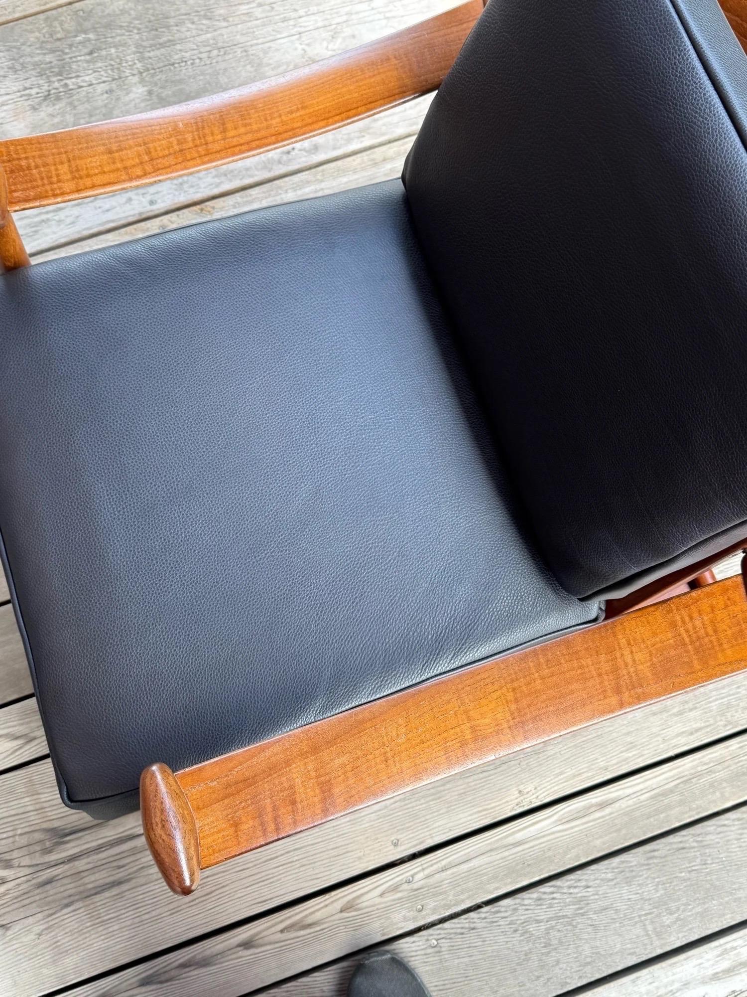 Mid-Century FD 133 ‘Spade’ Lounge by Finn Juhl for France & Daverkosen For Sale 4