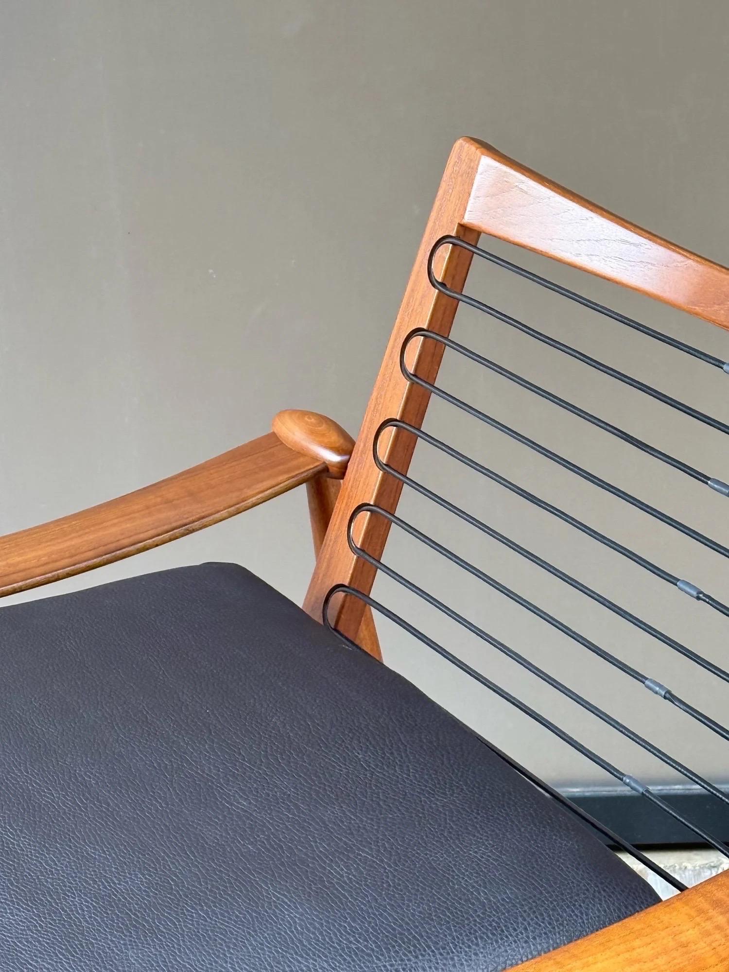Mid-Century FD 133 ‘Spade’ Lounge by Finn Juhl for France & Daverkosen For Sale 9