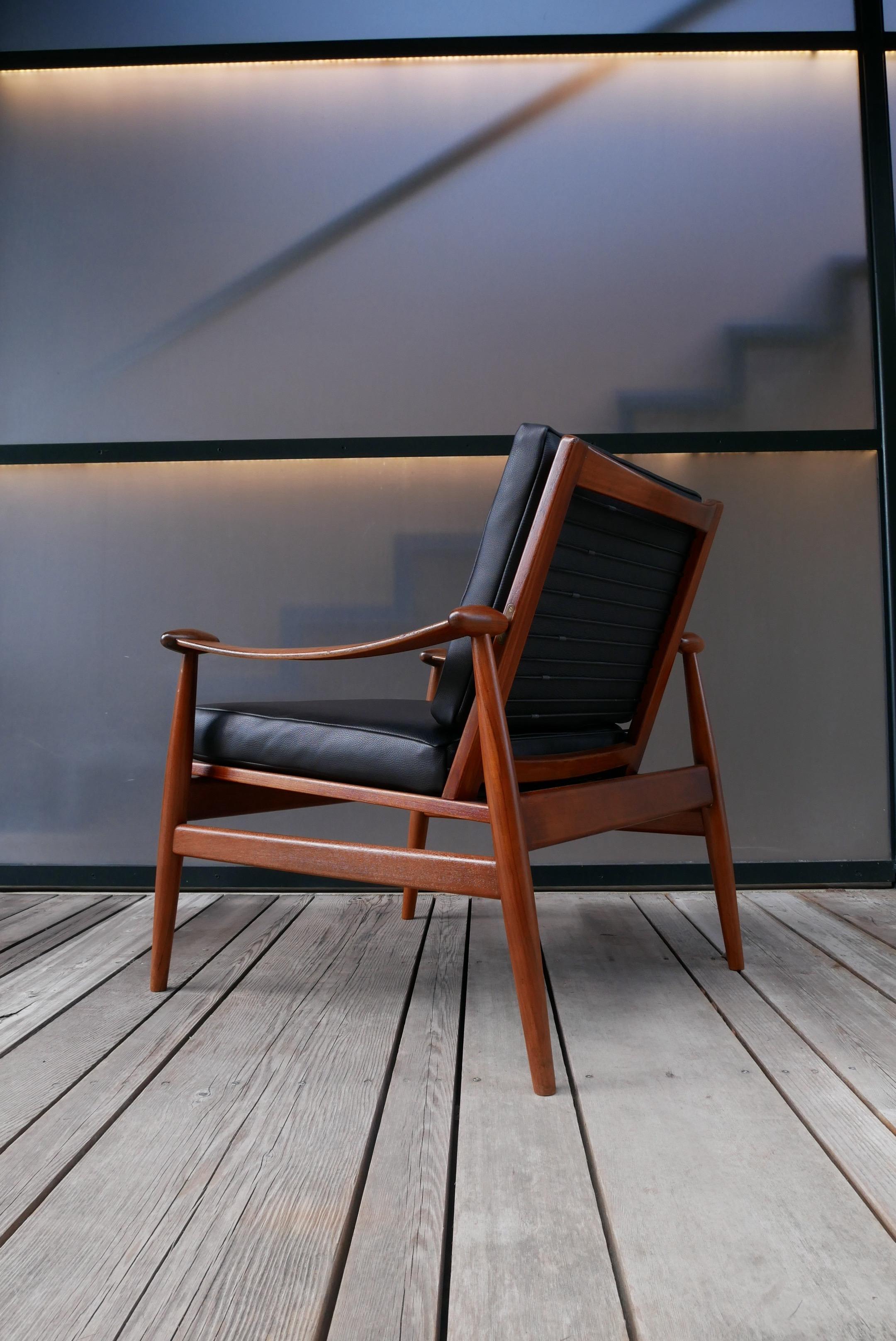 Mid-Century FD 133 ‘Spade’ Lounge by Finn Juhl for France & Daverkosen. Made circa 1950s, Denmark. An incredible example of craftsmanship and the versatility of teak wood, a masterclass of design details. Notable for being the first industrially