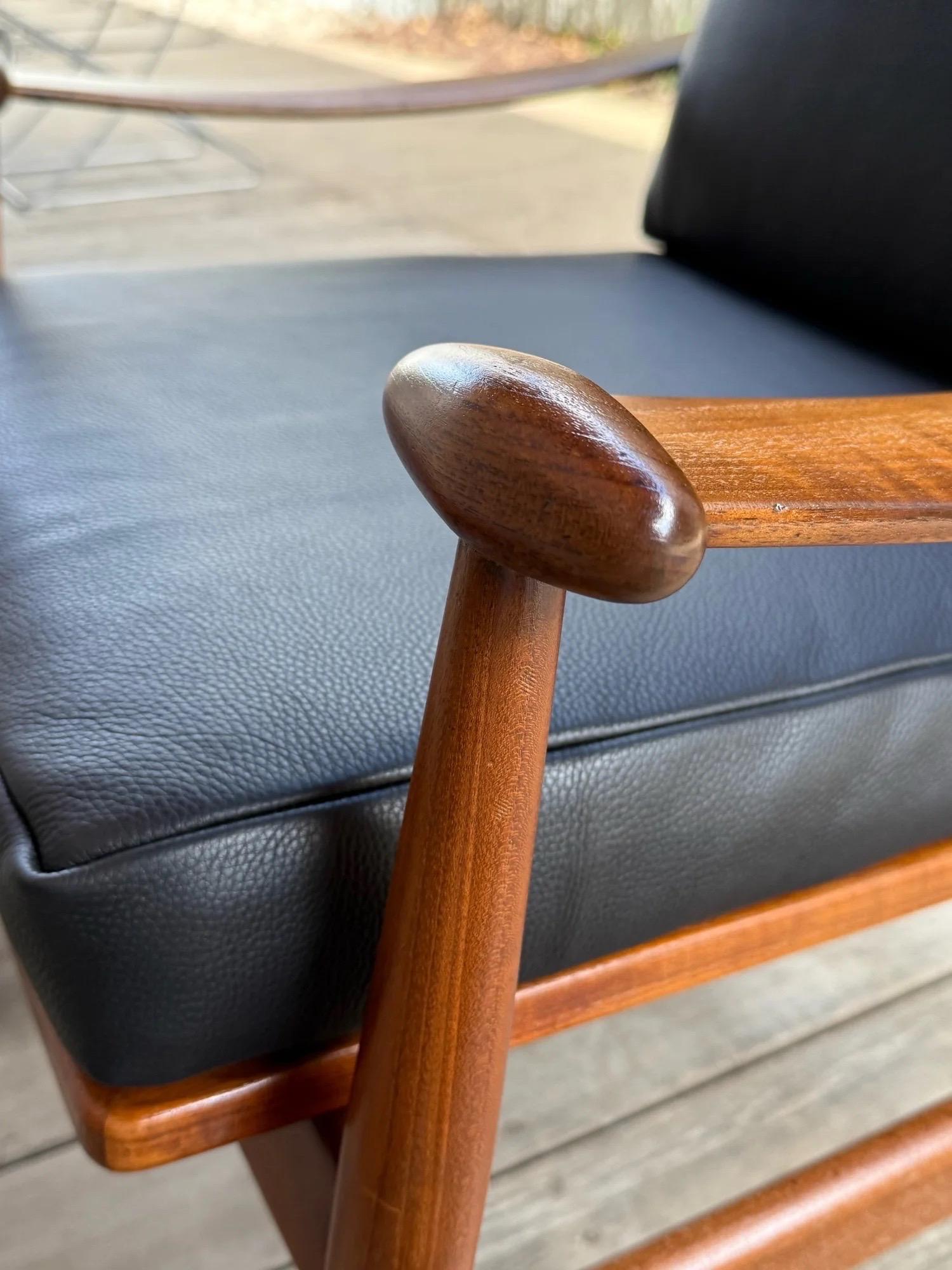 Mid-Century FD 133 ‘Spade’ Lounge by Finn Juhl for France & Daverkosen In Good Condition For Sale In Raleigh, NC
