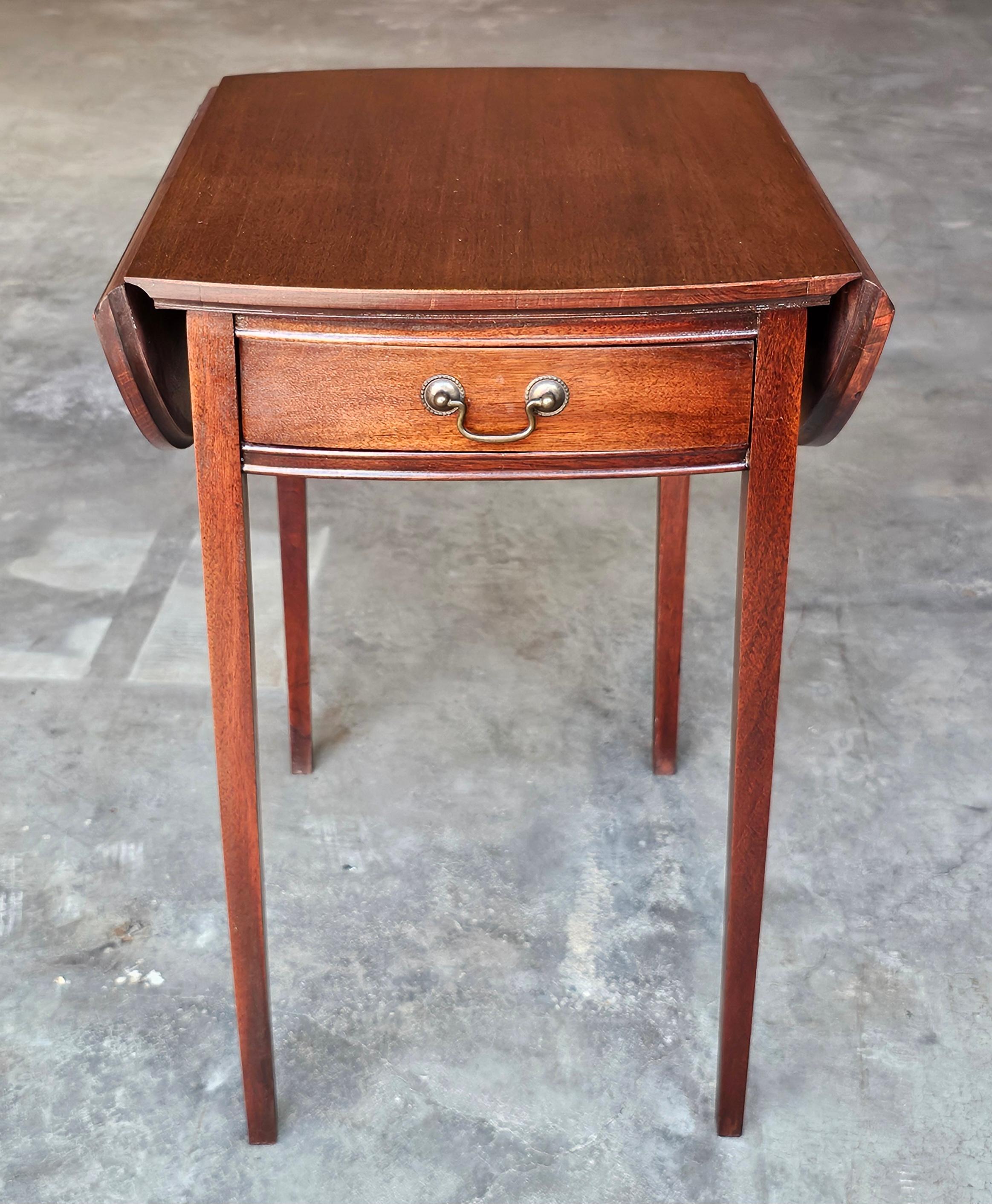 A Mid Century Federal Style Mahogany Single Drawer Drop Leaf Side Table. Very clean vintage.
 Measures 18