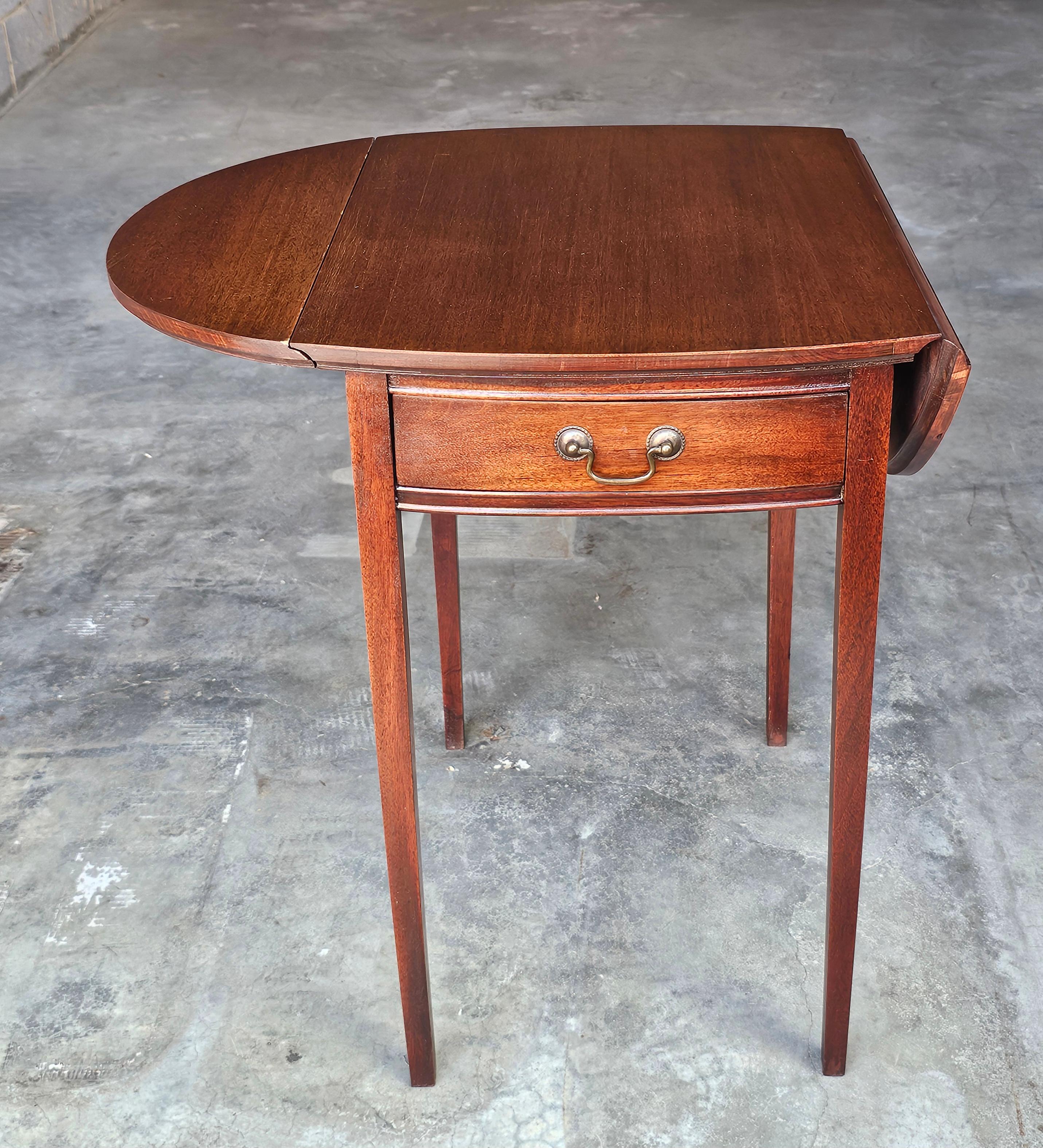 American Mid Century Federal Style Mahogany Single Drawer Drop Leaf Side Table For Sale