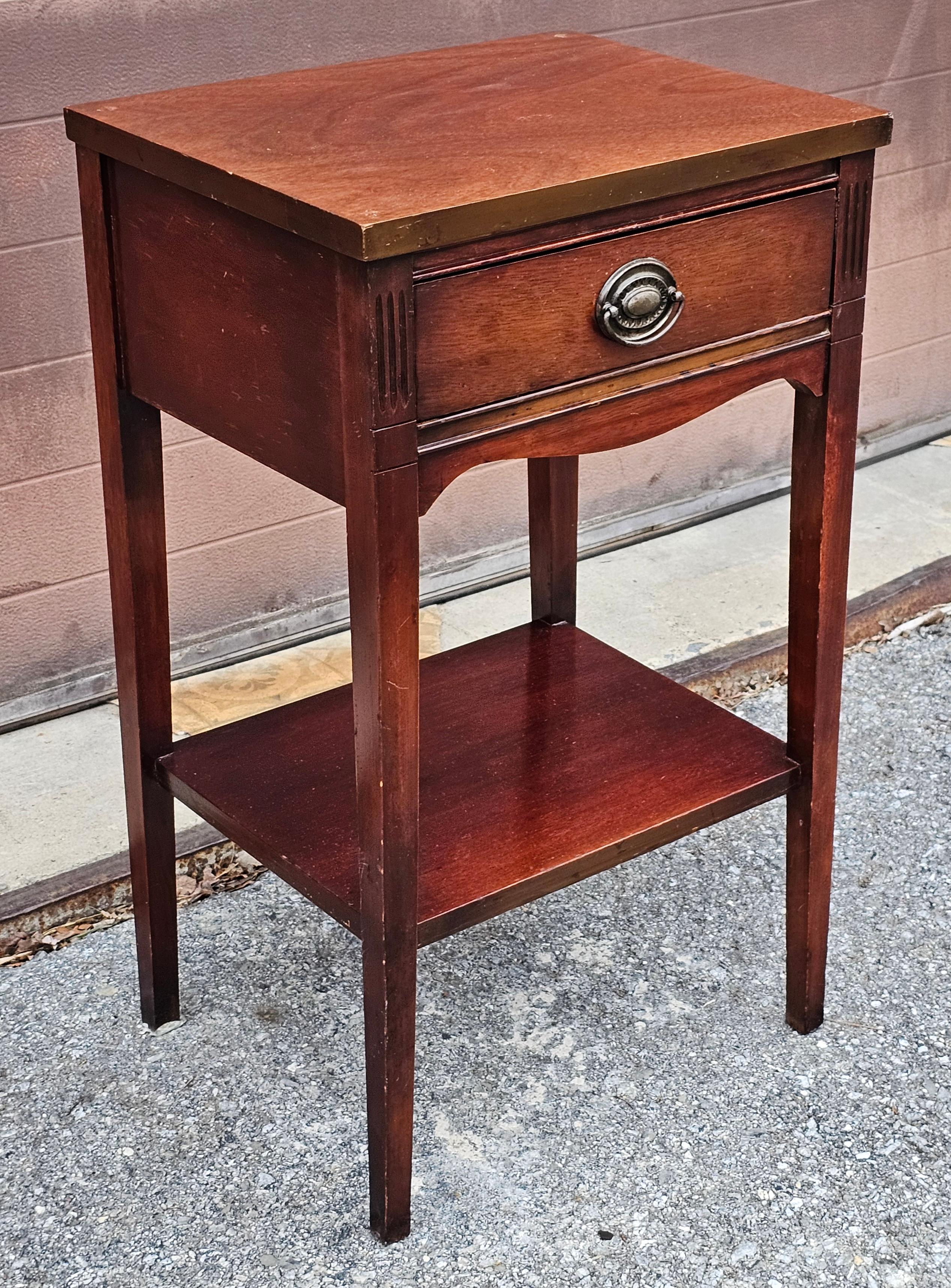 Mid Century Federal Style Mahogany Tiered Bedside Table For Sale 4