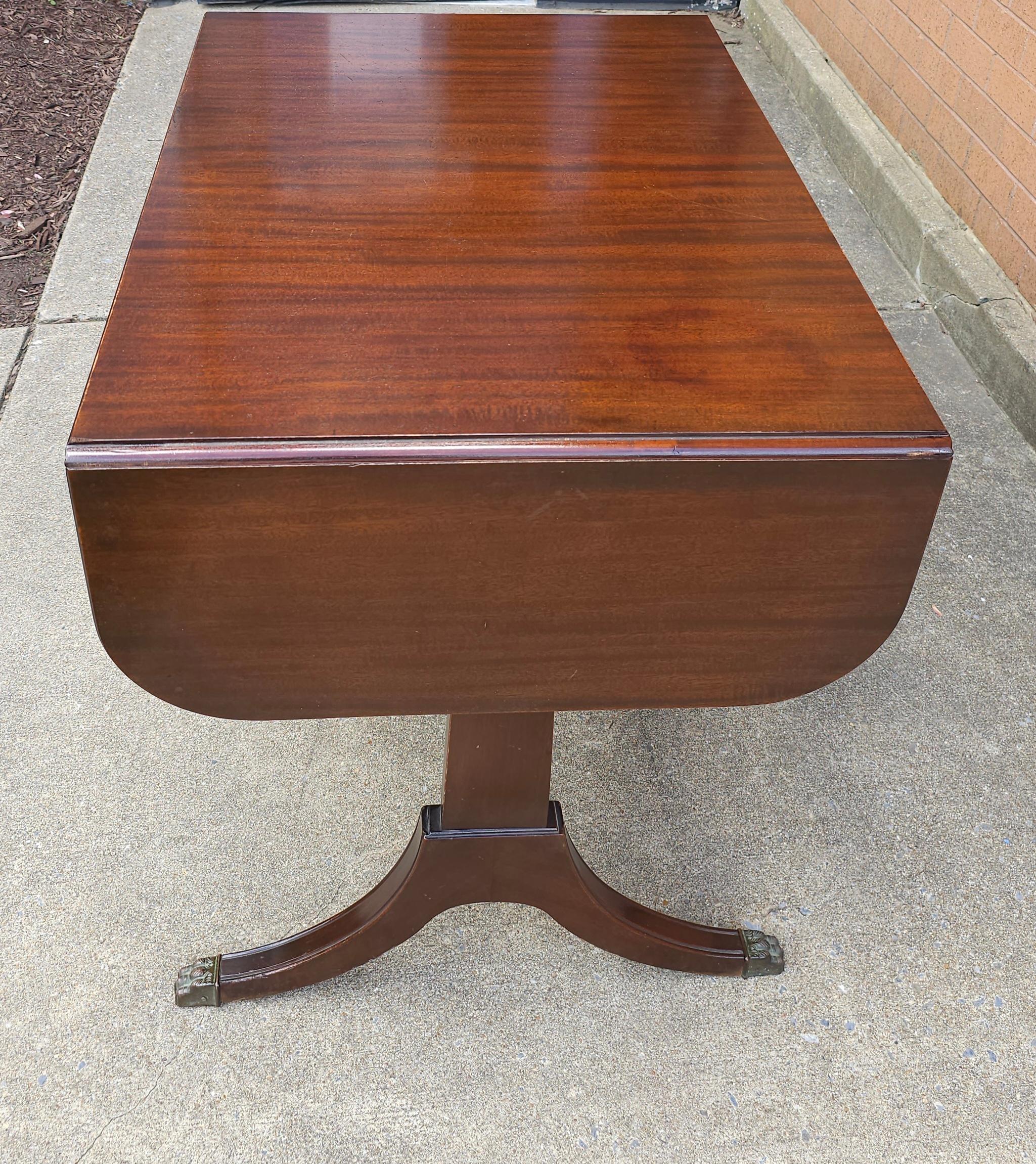 Mid Century Federal Style Mahogany Trestle Drop Leaf Table In Good Condition For Sale In Germantown, MD