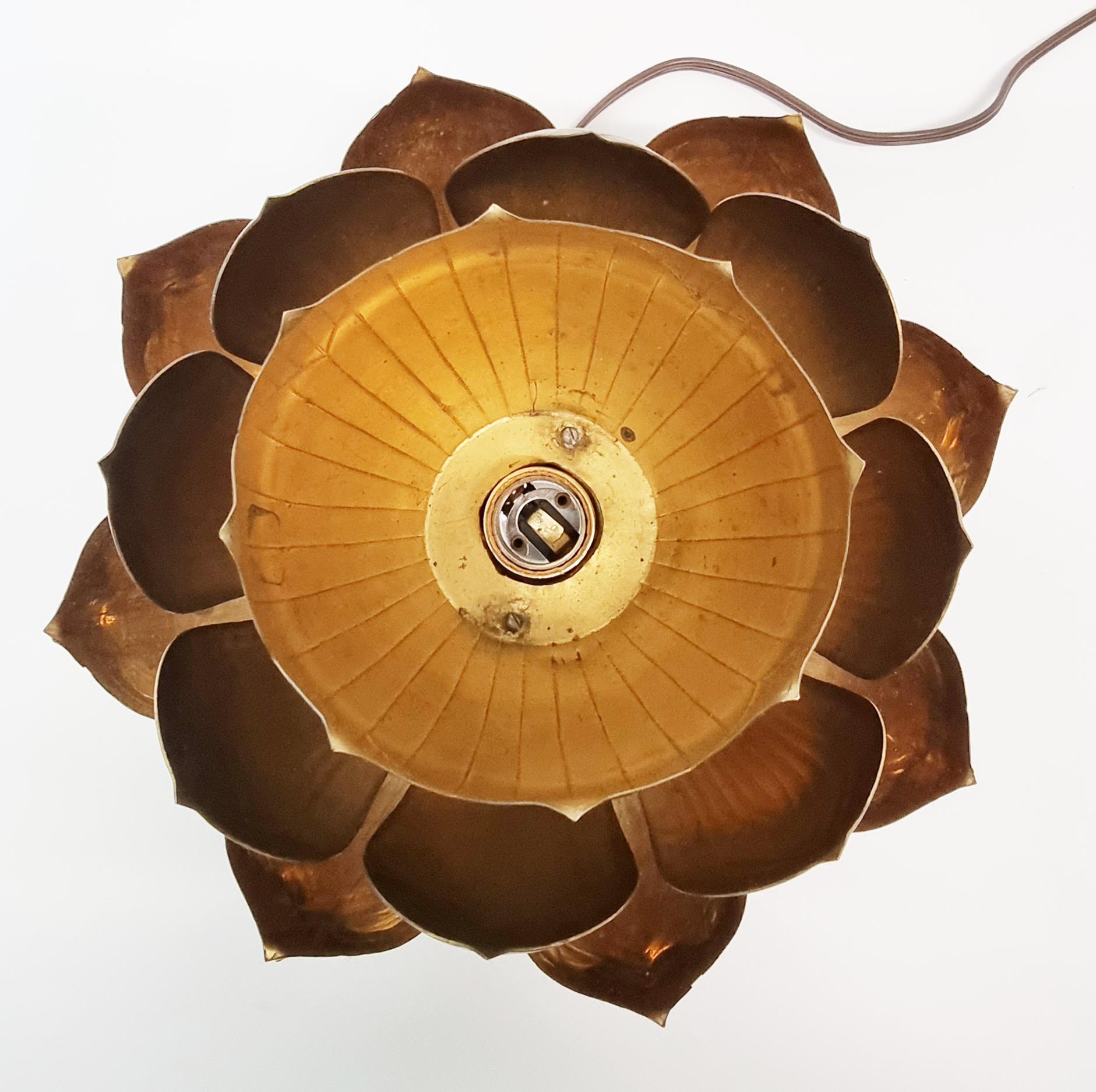 Mid Century Feldman Brass Lotus Table Lamp In Good Condition In Ottawa, Ontario