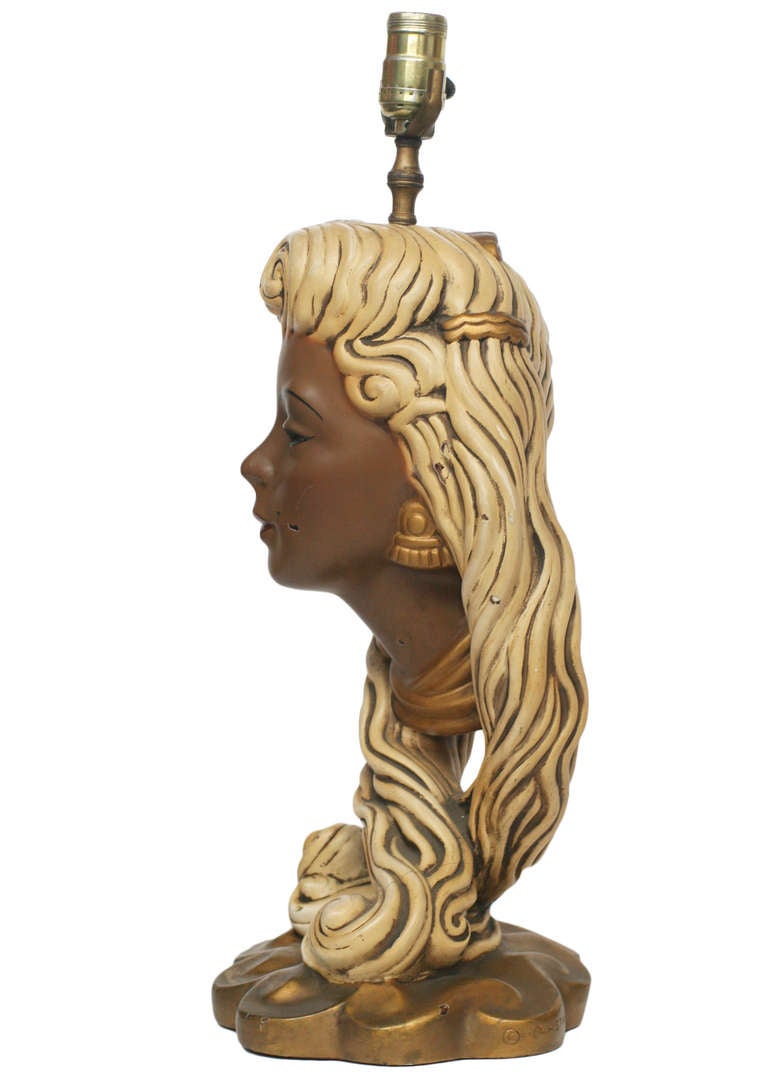 Kreidelampe mit weiblicher Büste aus der Jahrhundertmitte im Zustand „Gut“ im Angebot in Van Nuys, CA
