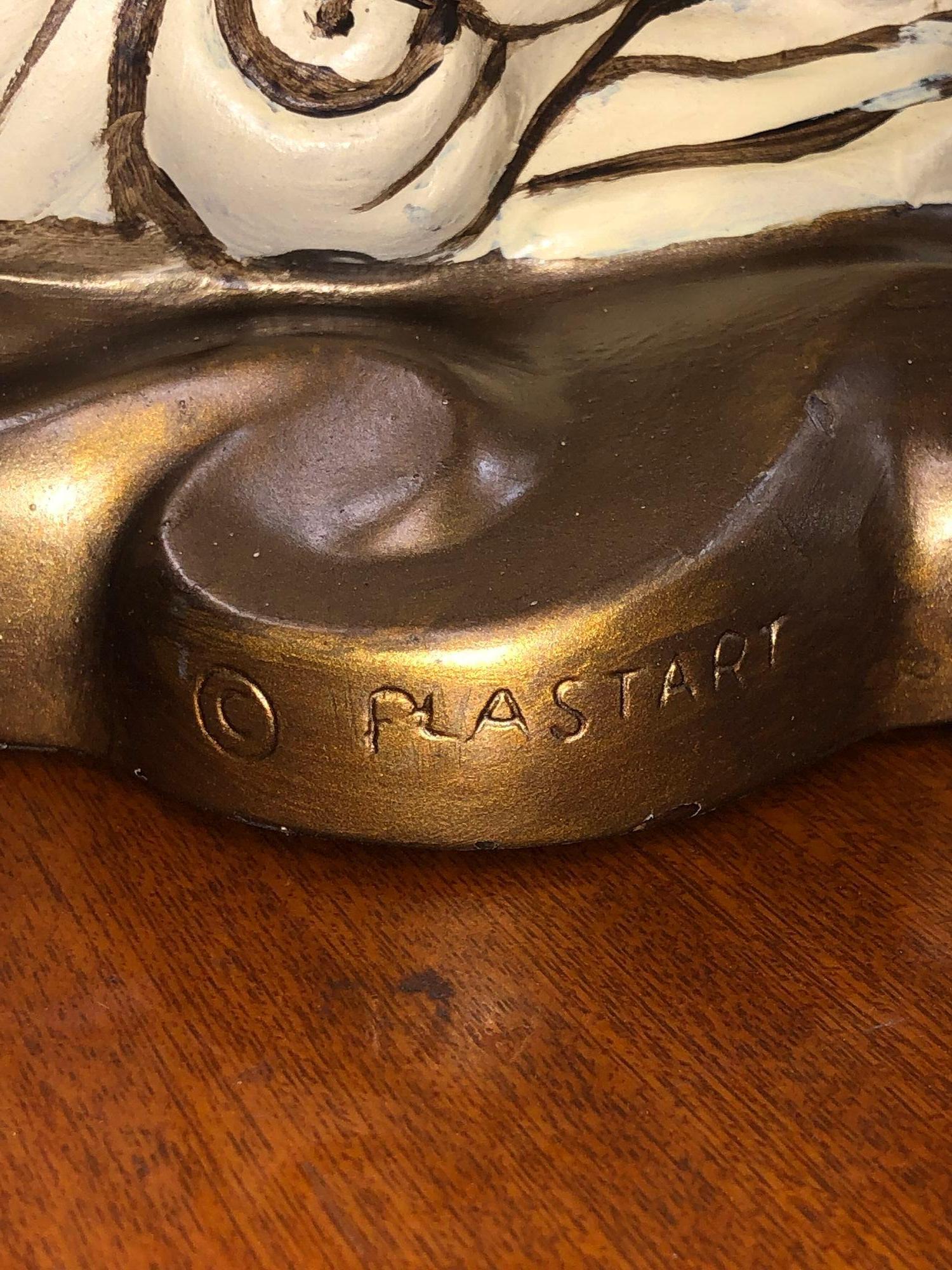Intonaco Lampada in gesso con busto femminile di metà secolo in vendita