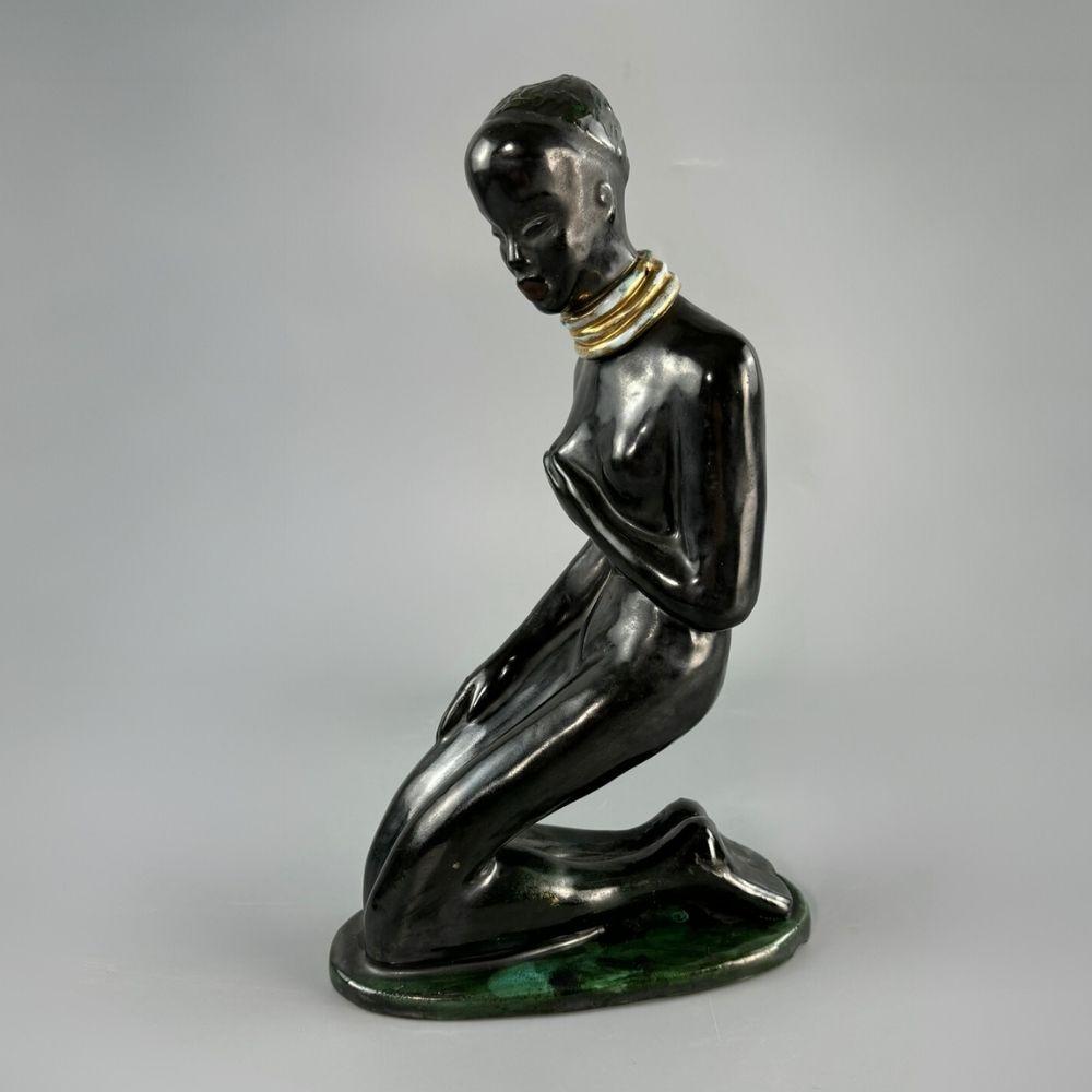 Mid-century female sculpture with silk black, turquoise, gold shade by Izsépy For Sale 7