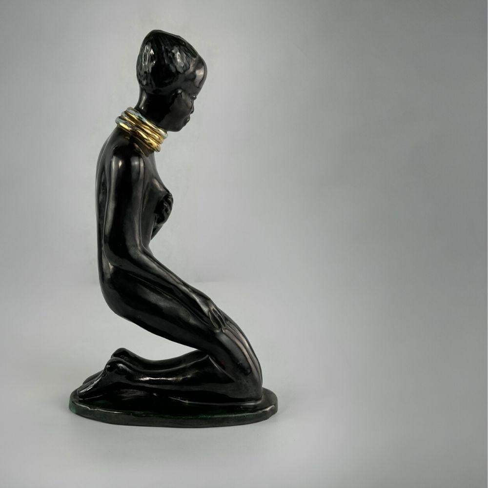 Mid-century female sculpture with silk black, turquoise, gold shade by Izsépy In Good Condition For Sale In Budapest, HU