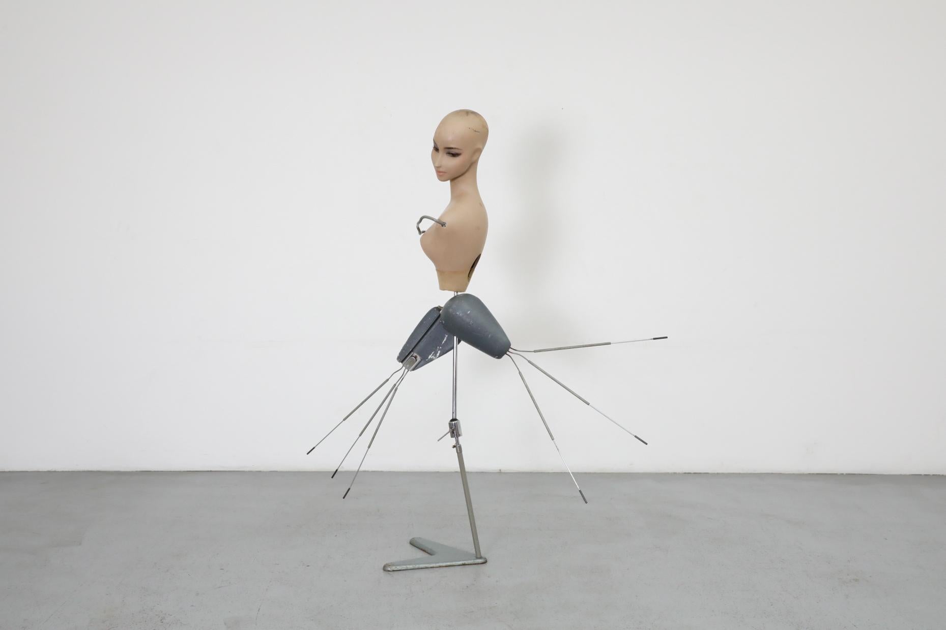 Maniquí Femme de mediados de siglo de Vitra Metal en venta
