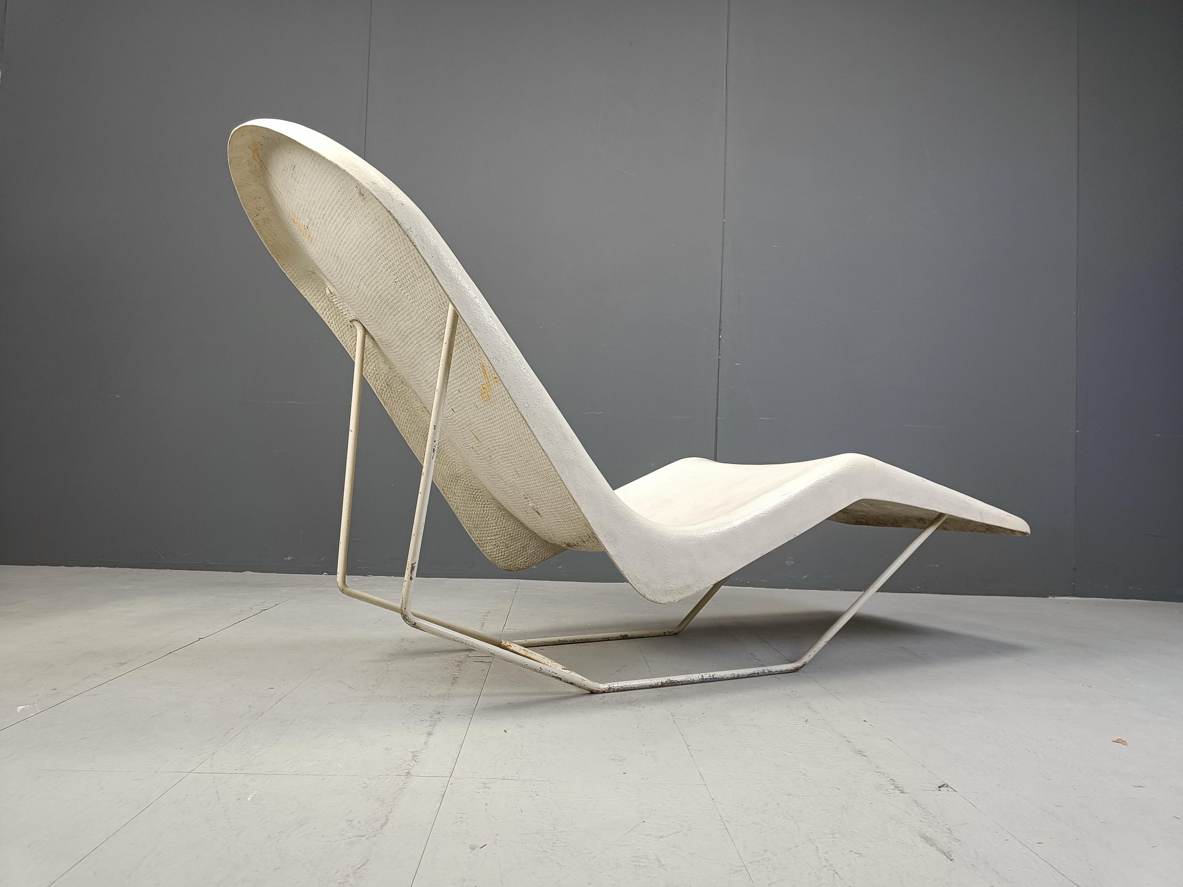 Chaise longue en fibre de verre du milieu du siècle, 1960s en vente 2