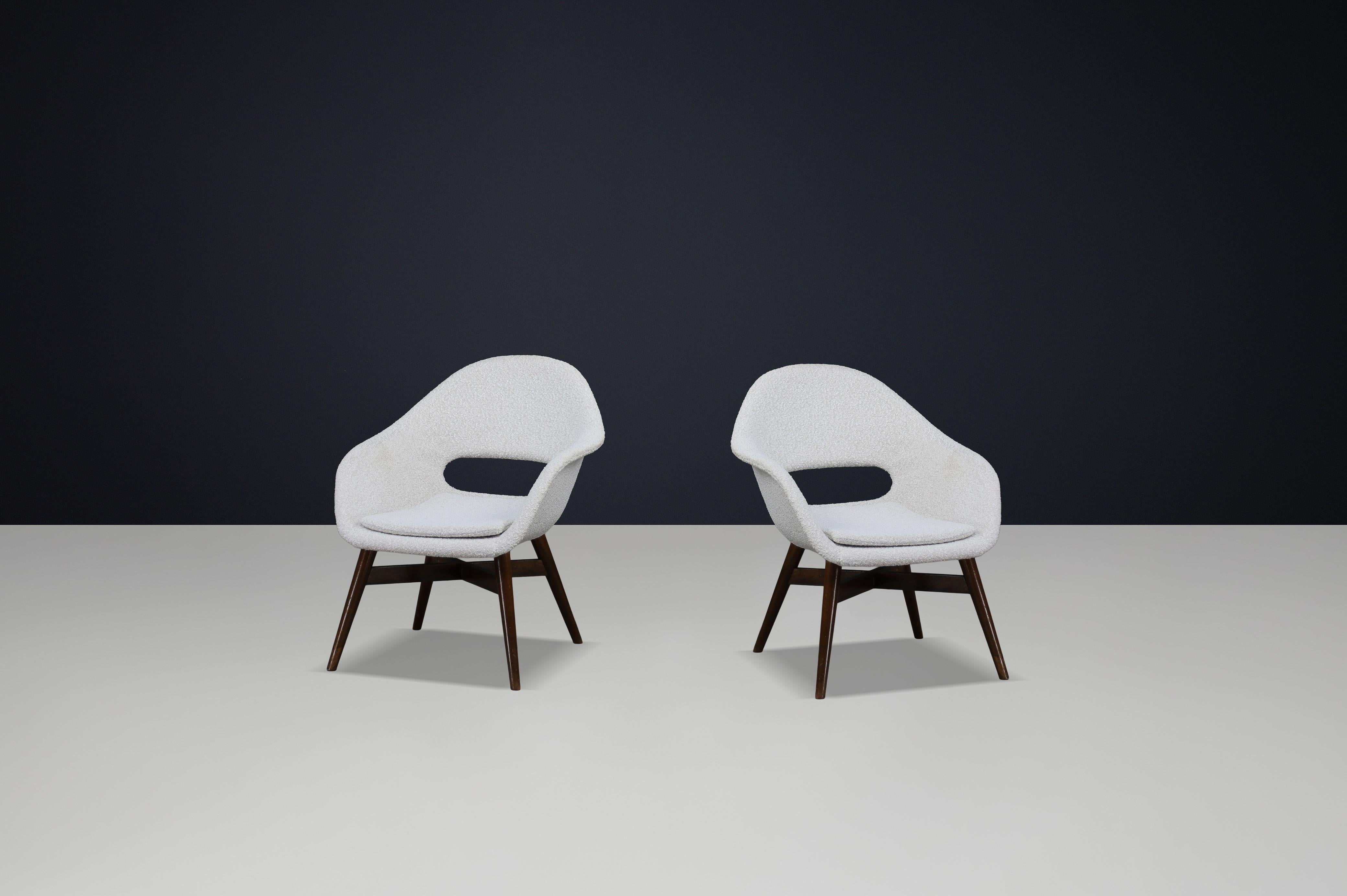 Mid-Century Fiberglass Easy Chairs by Miroslav Navrátil, Czechoslovakia 1960s Bon état - En vente à Almelo, NL