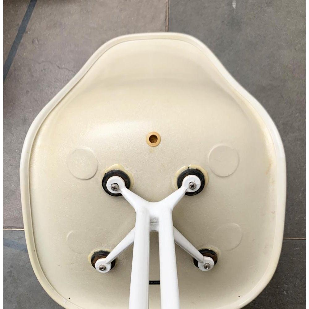Mid-Century Fiberglass Side Chair with La Fonda Base by Charles & Ray, 1960s For Sale 4