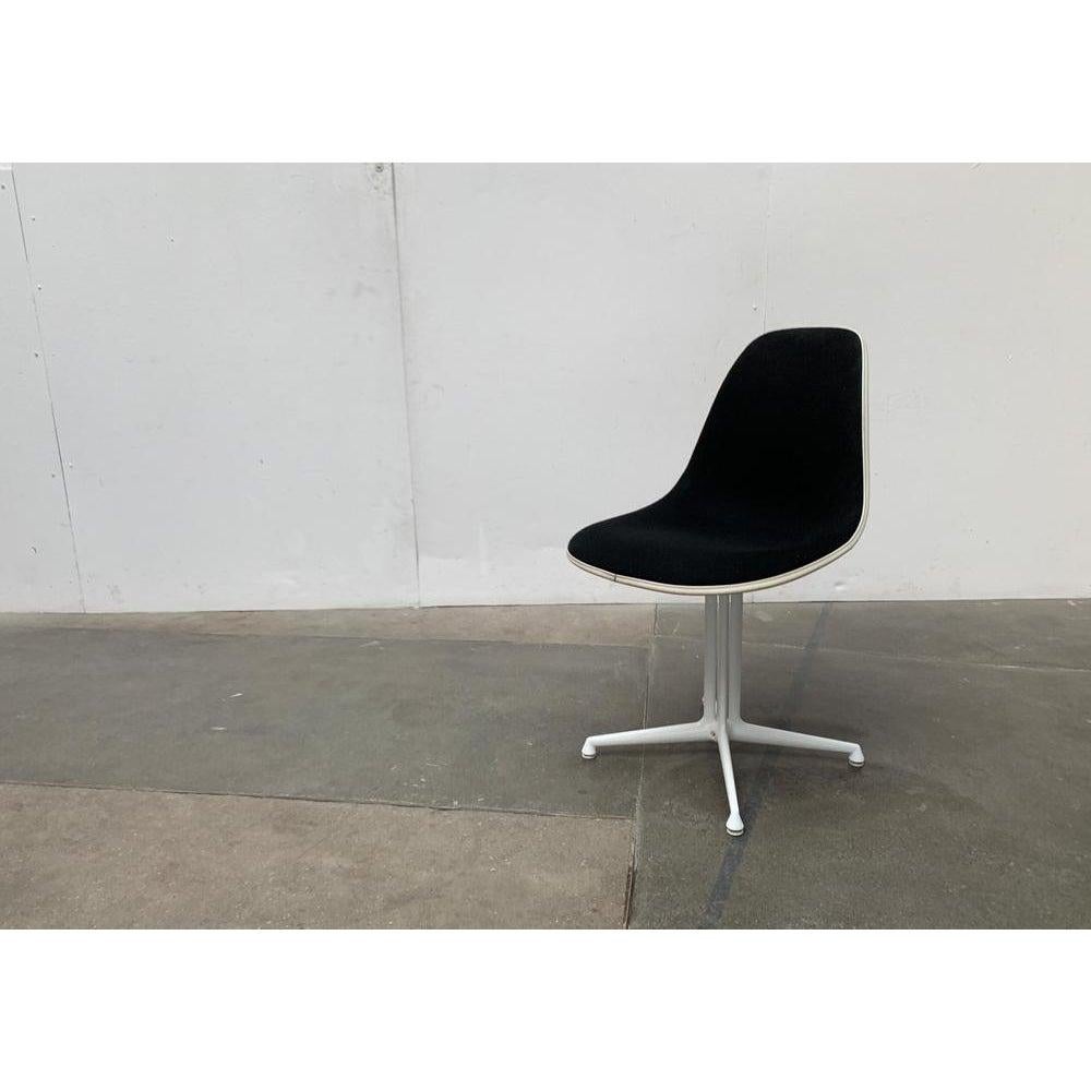 Mid-Century Modern Mid-Century Fiberglass Side Chair with La Fonda Base by Charles & Ray, 1960s For Sale
