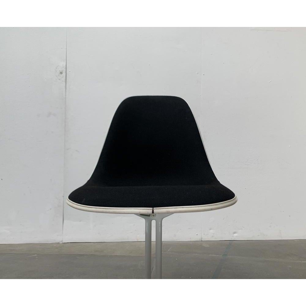 Mid-Century Fiberglass Side Chair with La Fonda Base by Charles & Ray, 1960s In Good Condition For Sale In Hamburg, DE