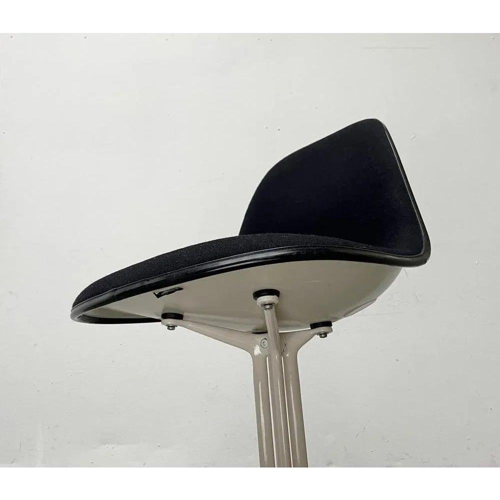 Chaise d'appoint en fibre de verre du milieu du siècle avec base La Fonda de Charles & Ray, années 1960 en vente 2