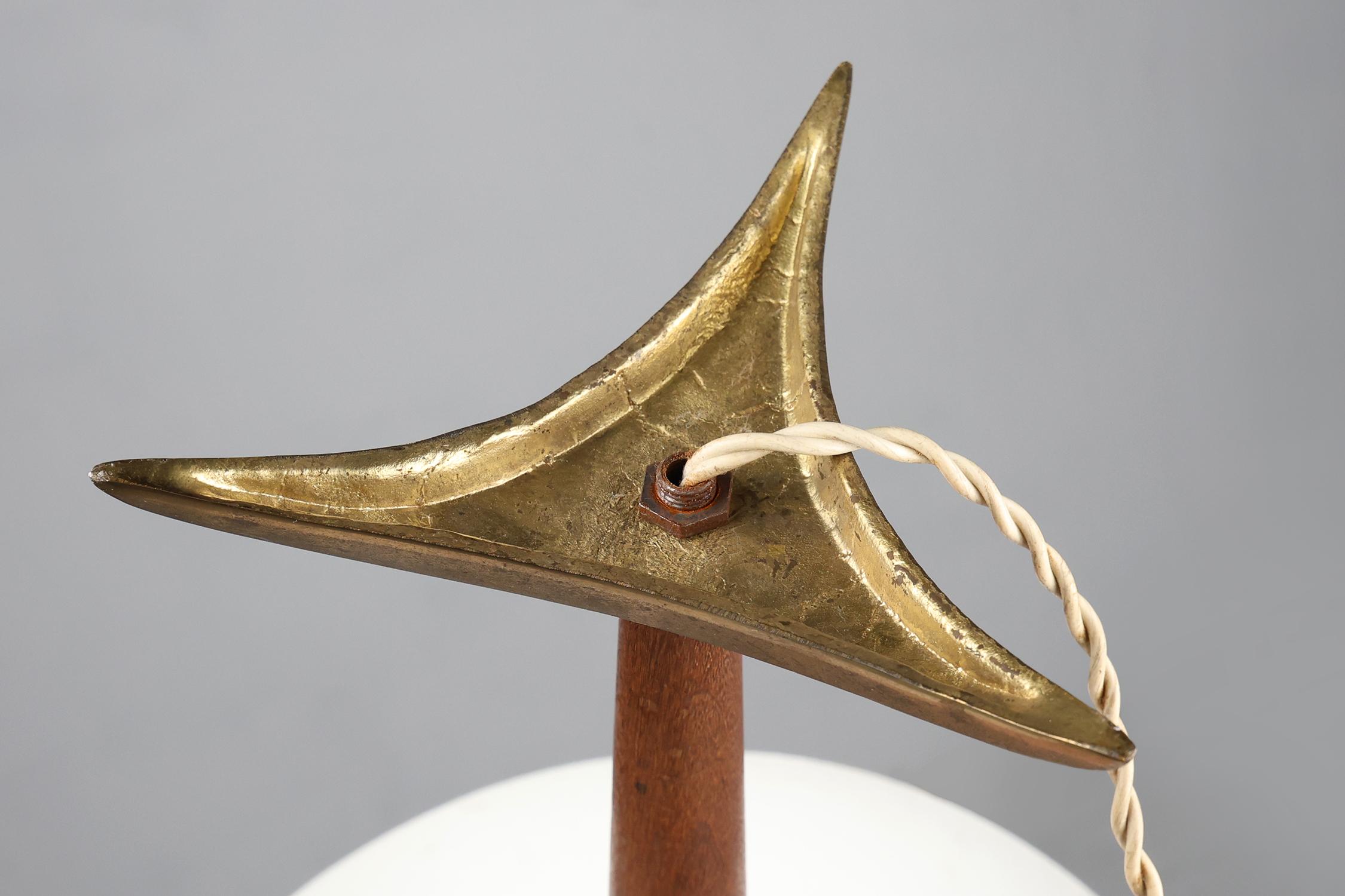 Mid-century fifties red desk lamp in metal, brass and teak wood, France 6