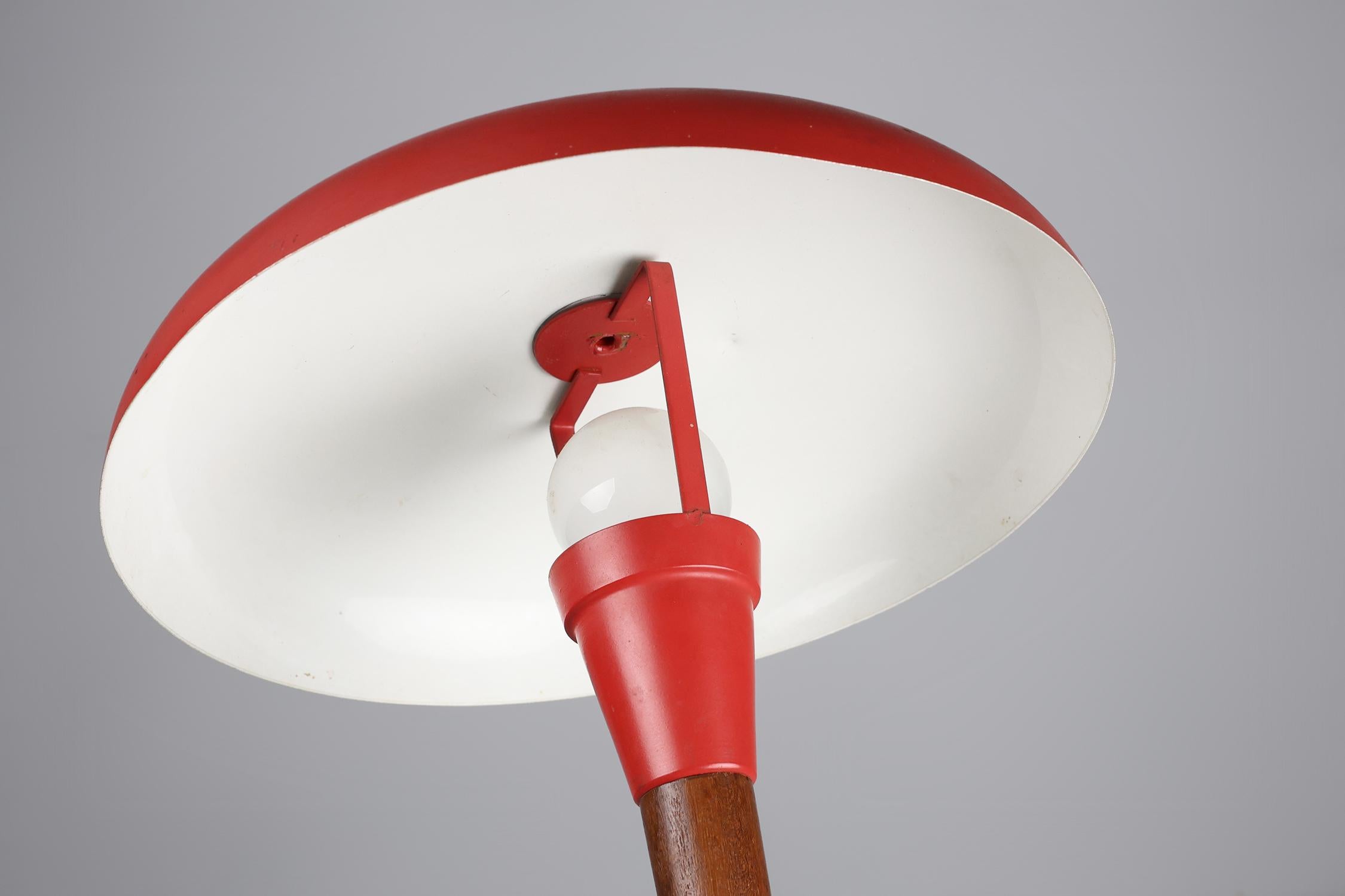 Mid-century fifties red desk lamp in metal, brass and teak wood, France 1