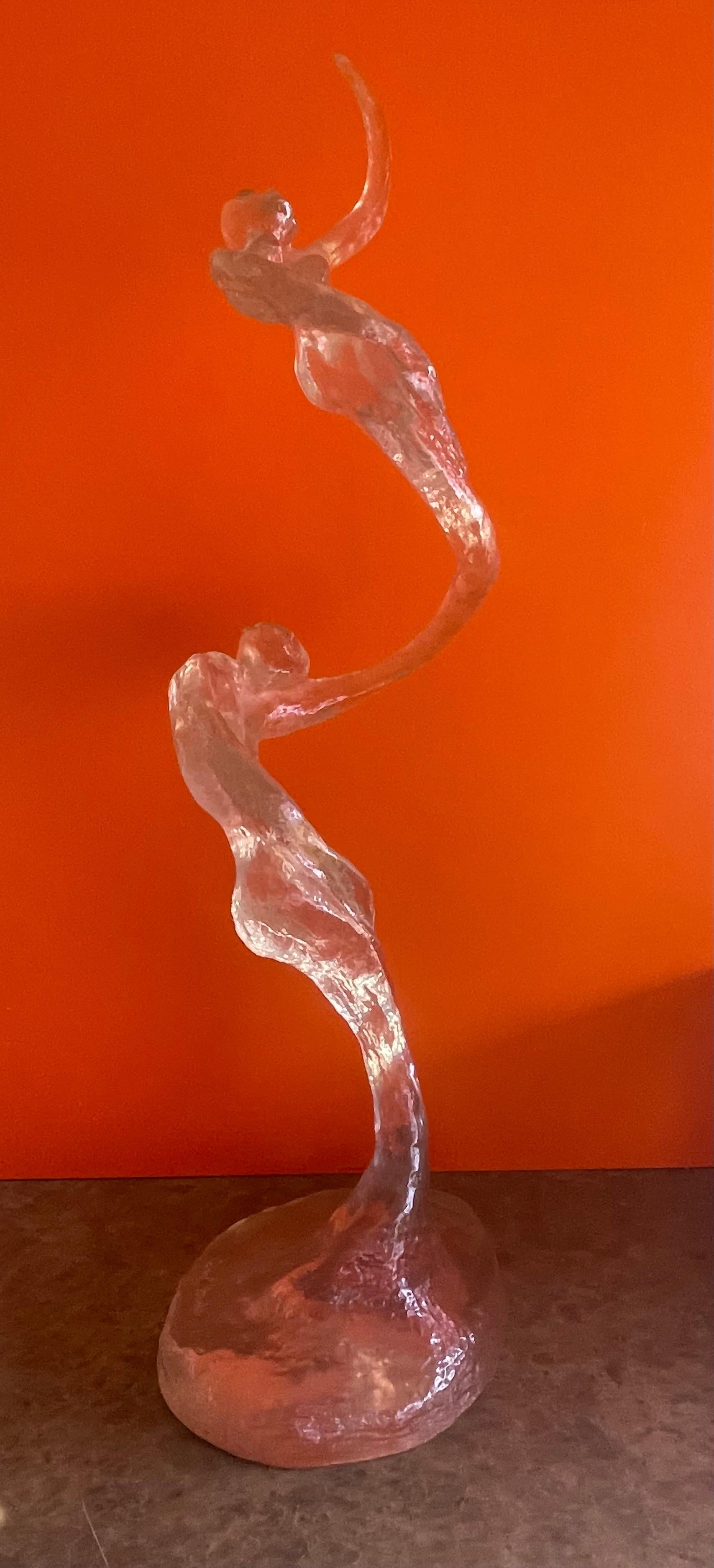 Mid-Century moderno Scultura figurativa di metà secolo in lucite di Carol Marks in vendita