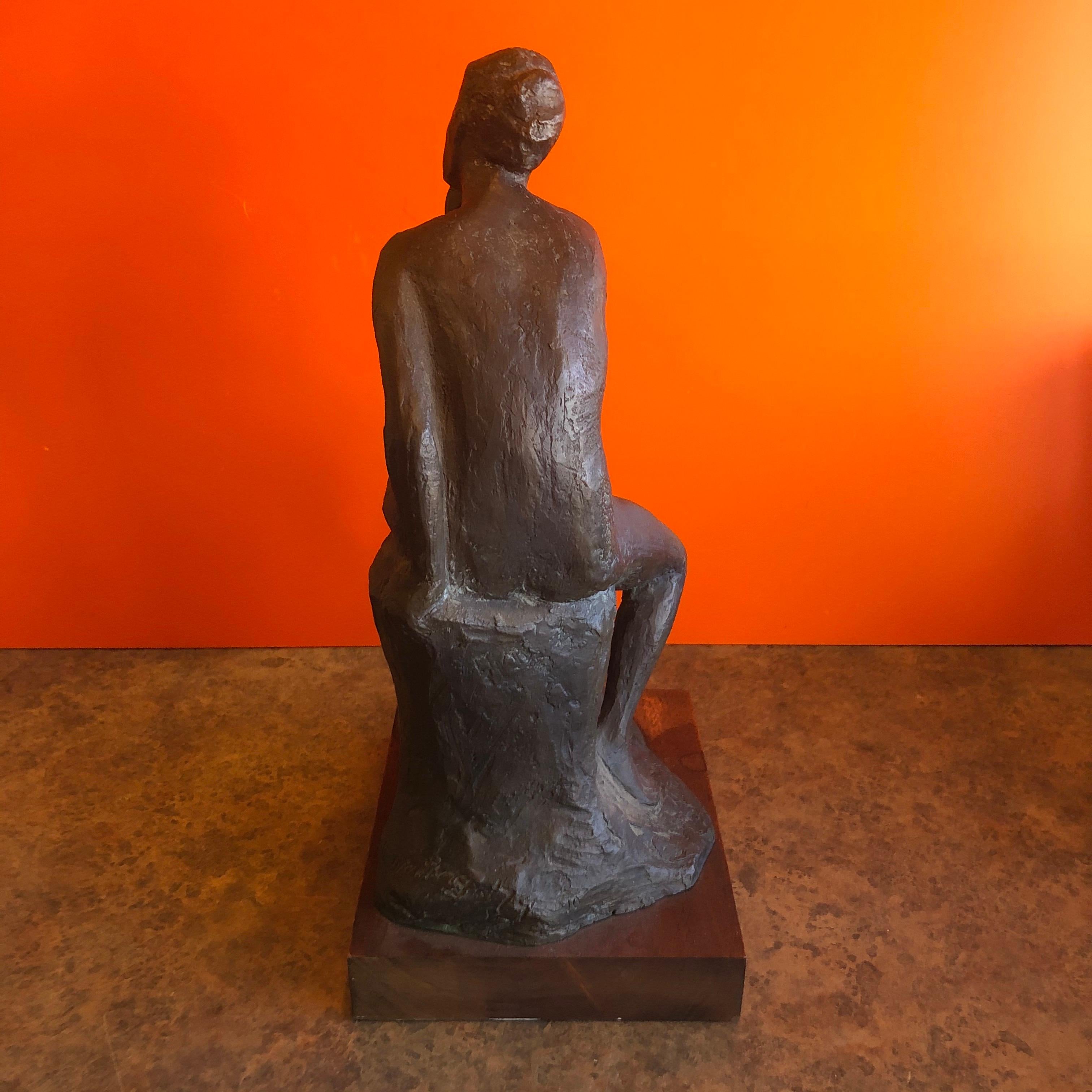 Américain Femme figurative du milieu du siècle en bronze intitulée 