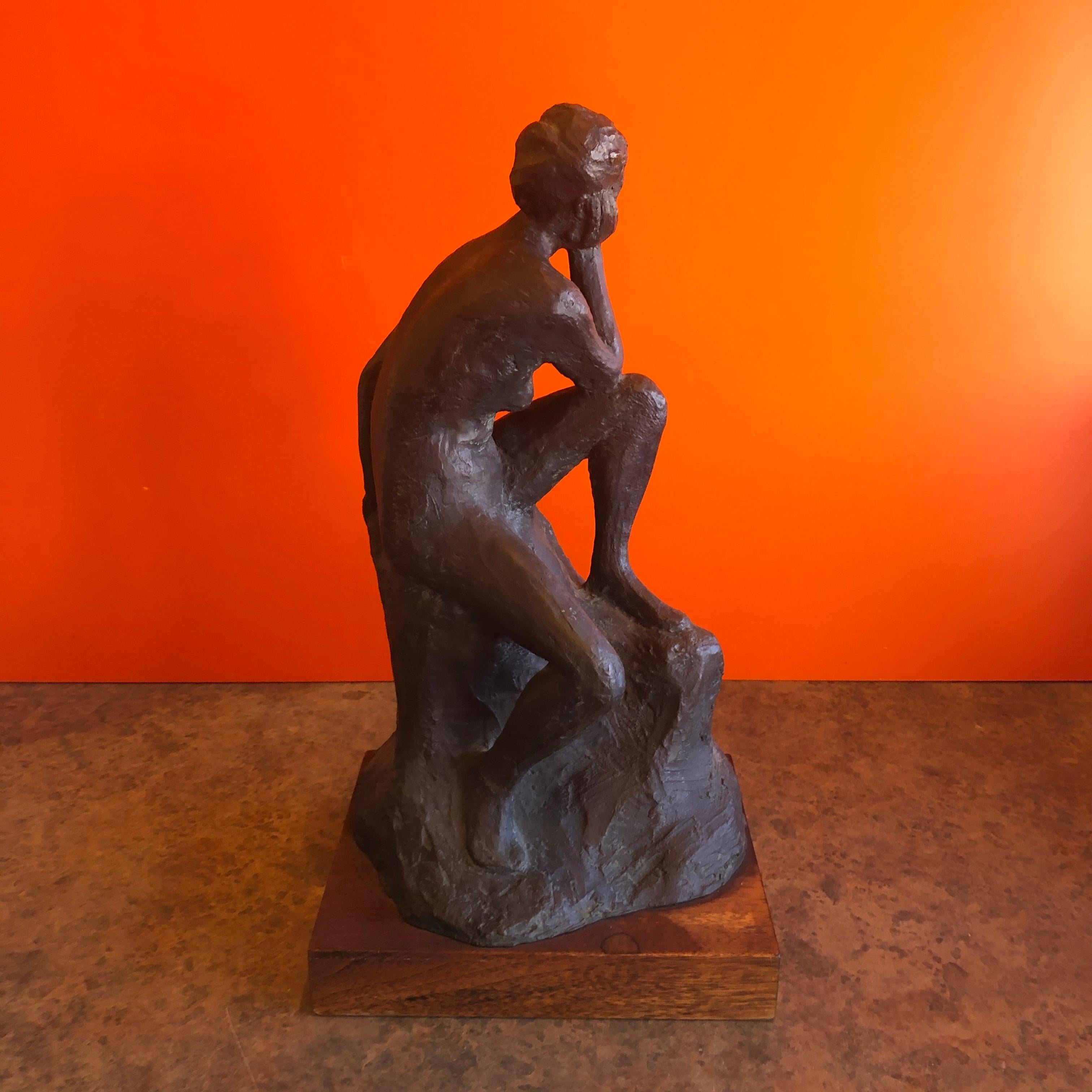 20ième siècle Femme figurative du milieu du siècle en bronze intitulée 