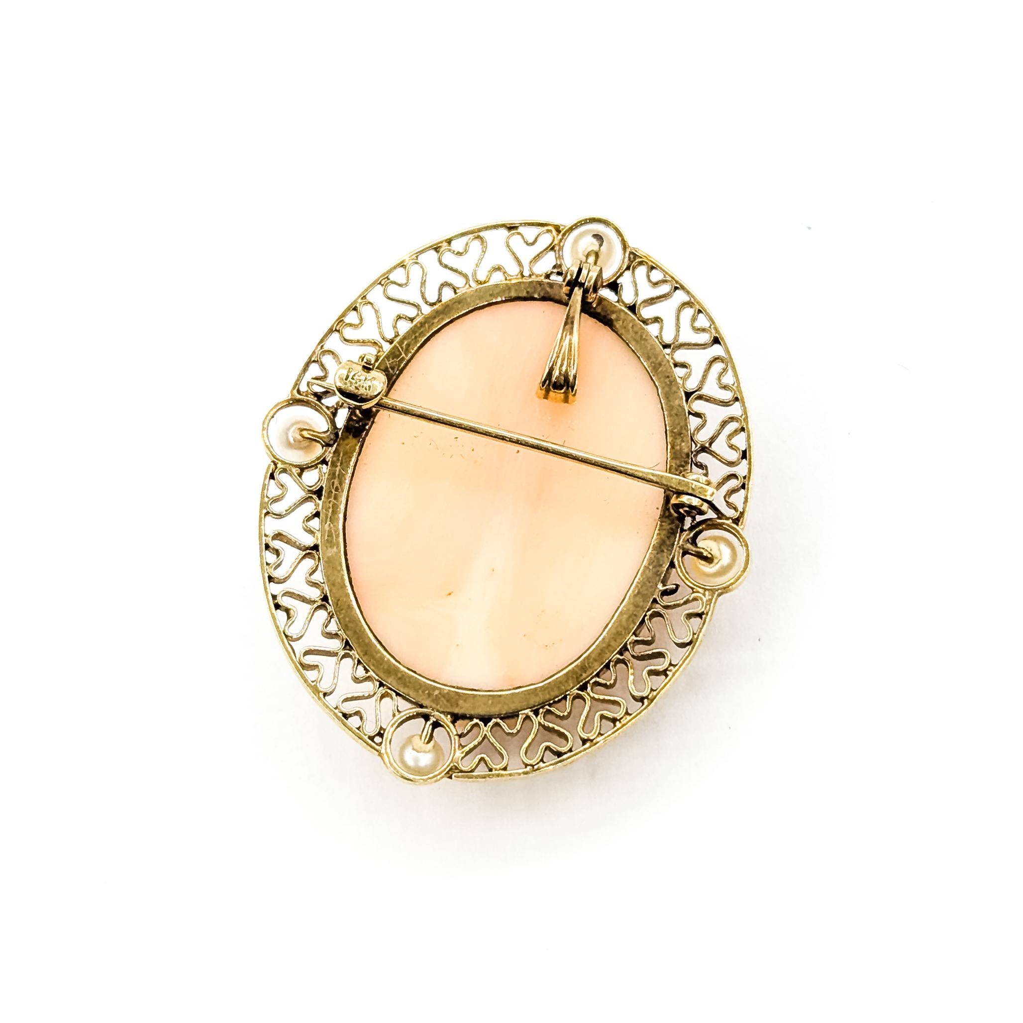 Ciondolo conchiglia e cammeo di perle in filigrana di metà secolo, 14k In condizioni ottime in vendita a Bloomington, MN