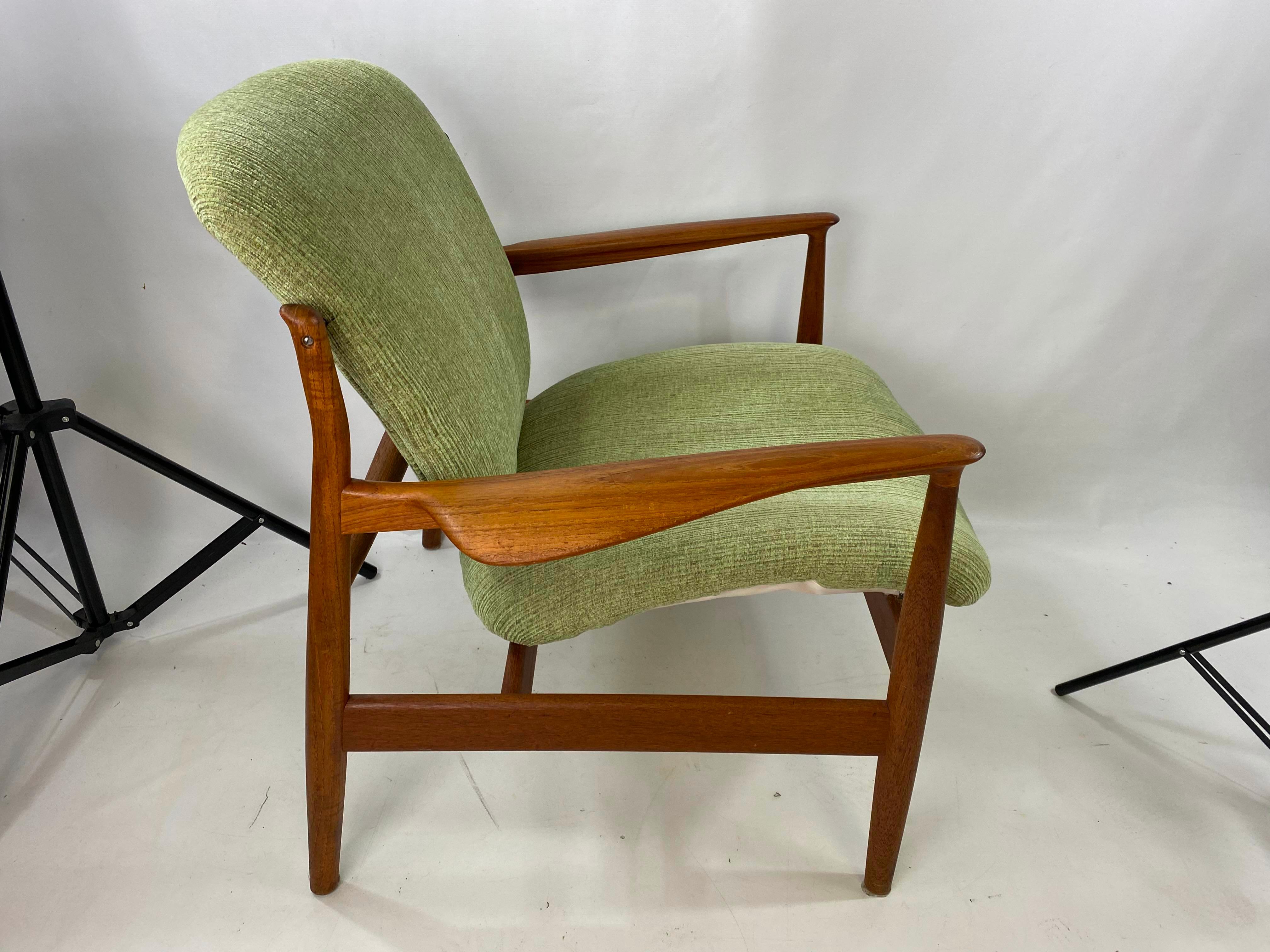 Mid-Century Modern Midcentury Finn Juhl Lounge Chair Model FD 136 in Teak