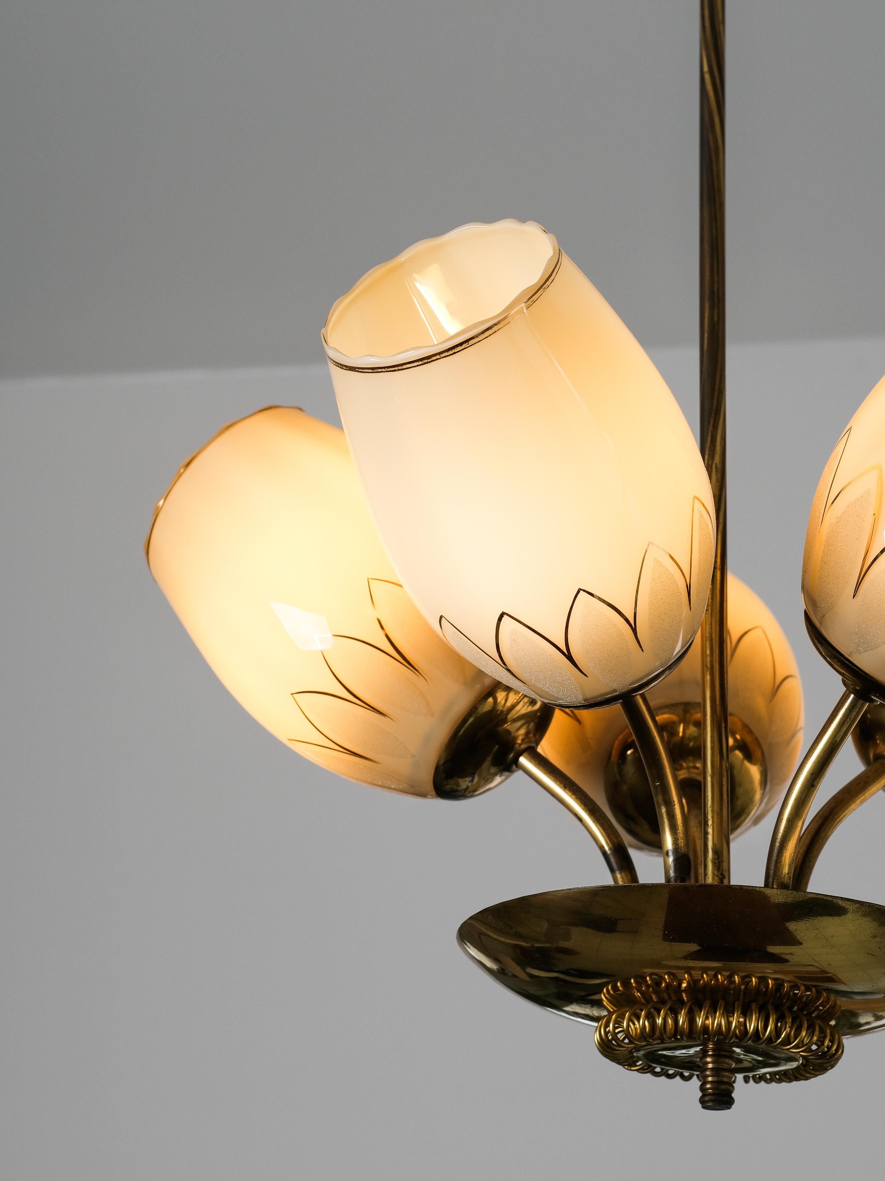 Lampadario finlandese di metà secolo in ottone e vetro di Sievä, anni '50 in vendita 4