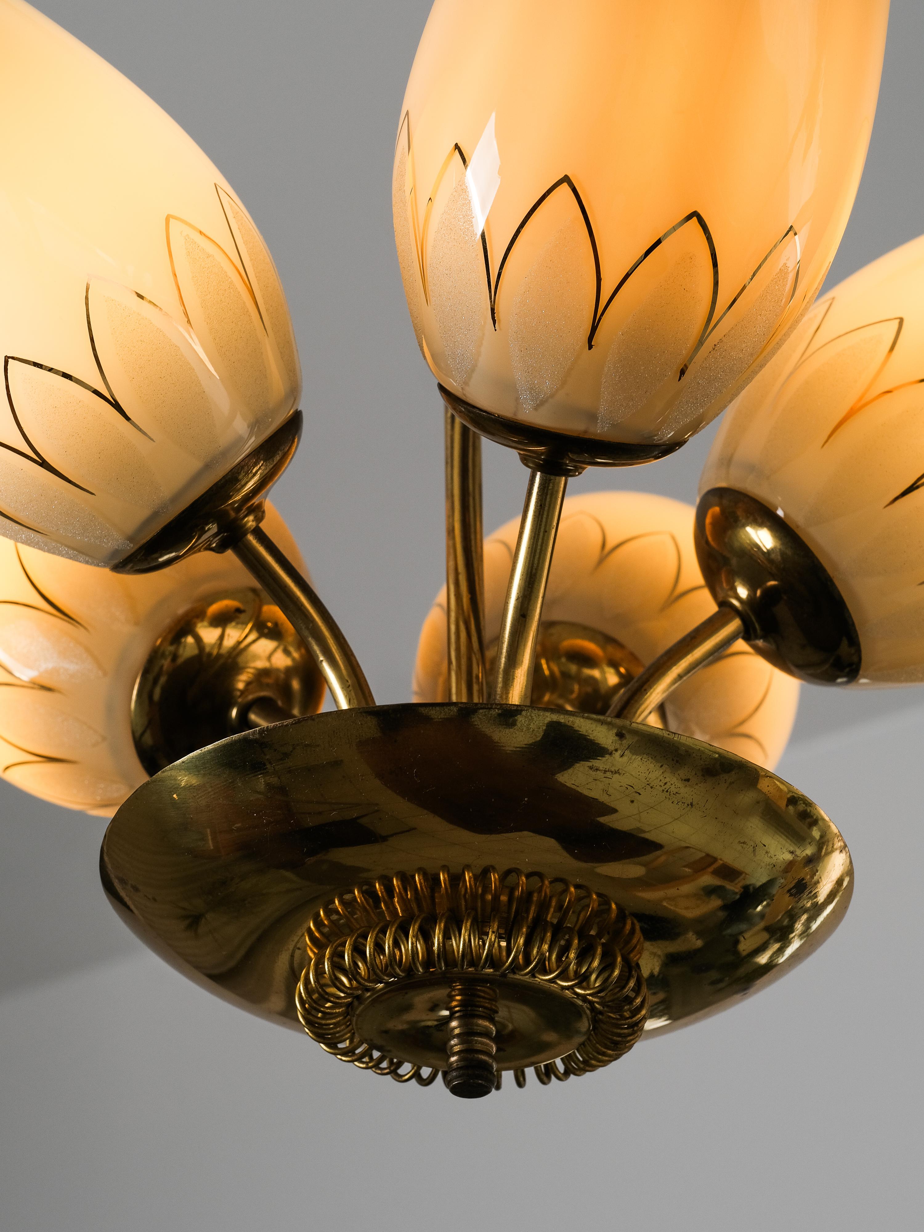 Lampadario finlandese di metà secolo in ottone e vetro di Sievä, anni '50 in vendita 5